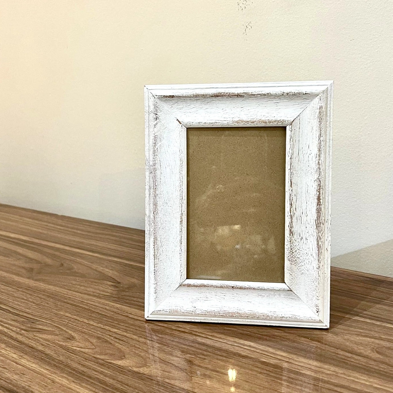 מסגרת לתמונה עץ שטיפה לבן 10/15 דגם איקו- SALE מסגרת לתמונה עץ שטיפה לבן 10/15 דגם איקו- SALE