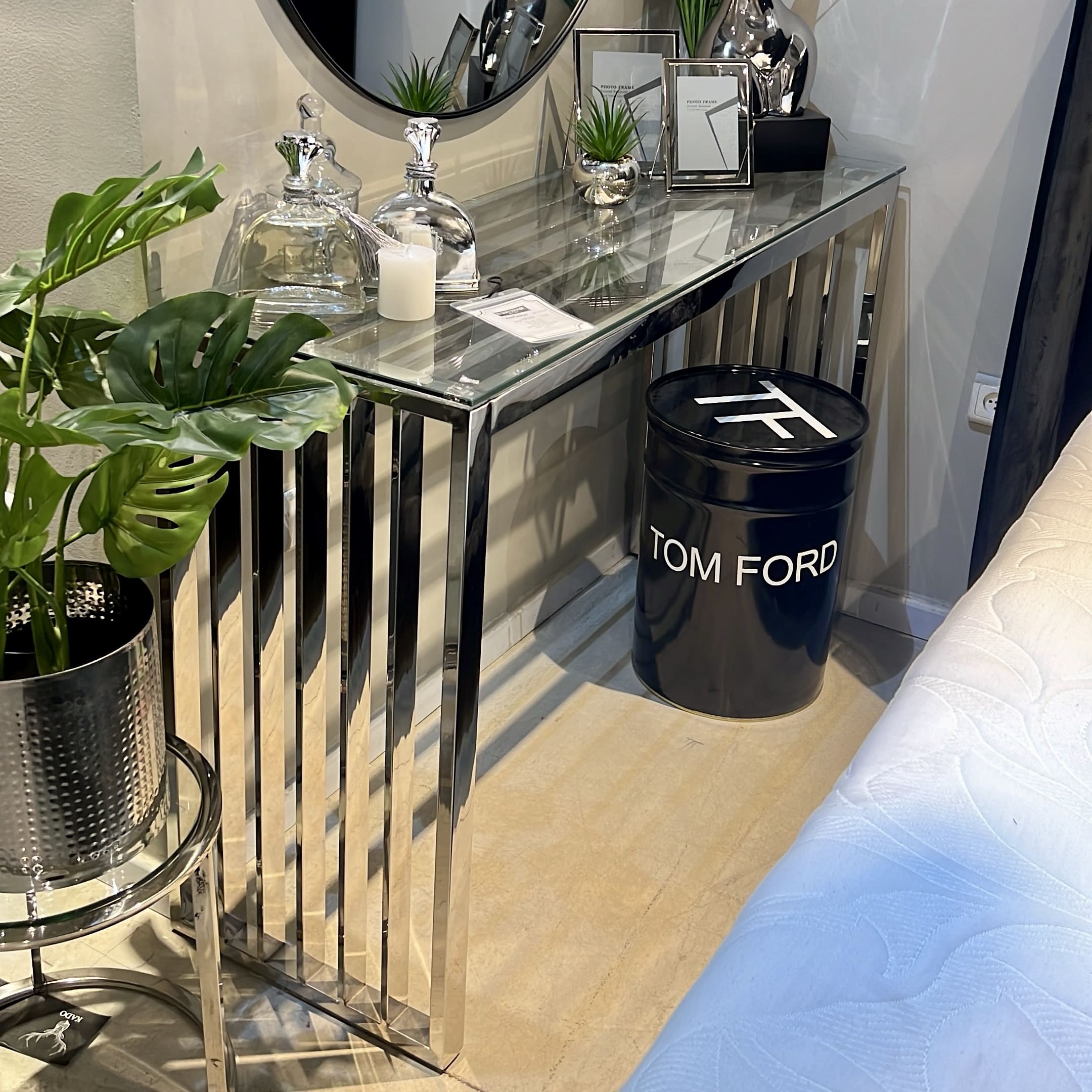 קונסולה ניקל דגם פאלס