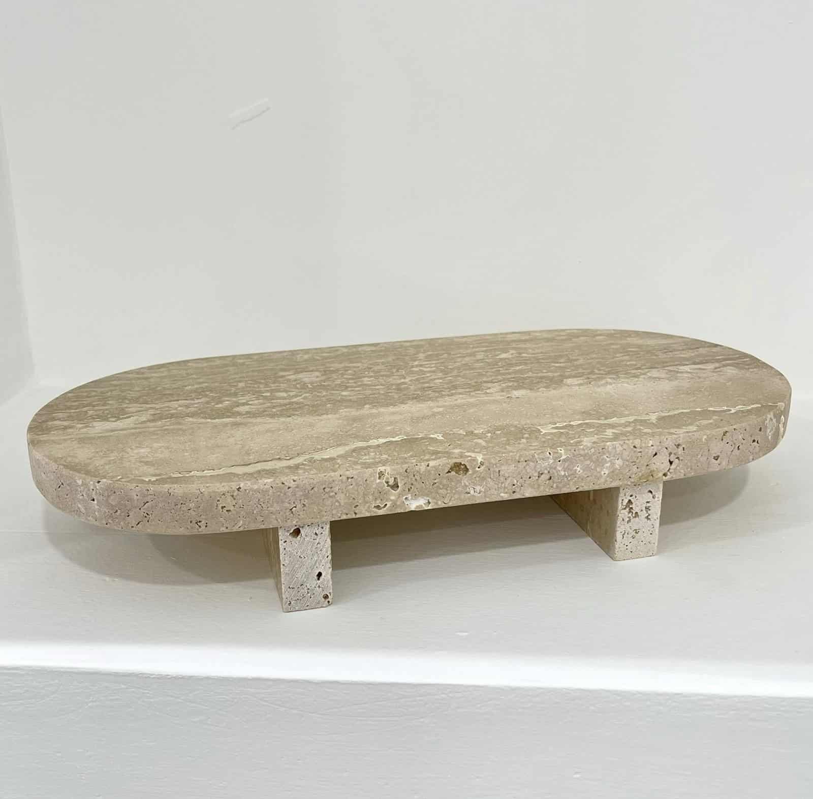 מגש אובלי טרוונטין עם רגל