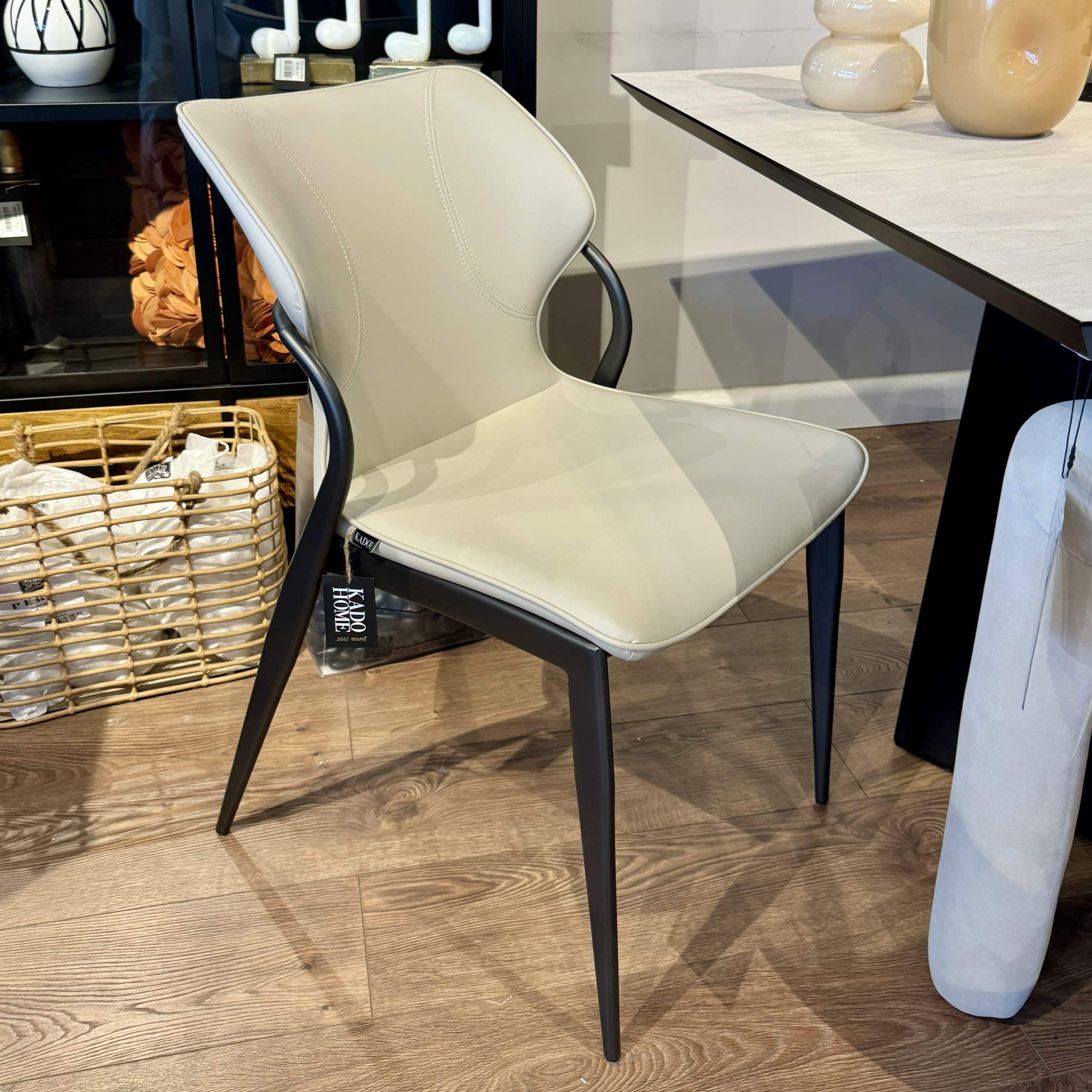 כיסא פיאנו דמוי עור אבן דגם סופיטל | הזמנה עתידית כיסא פיאנו דמוי עור אבן דגם סופיטל | הזמנה עתידית