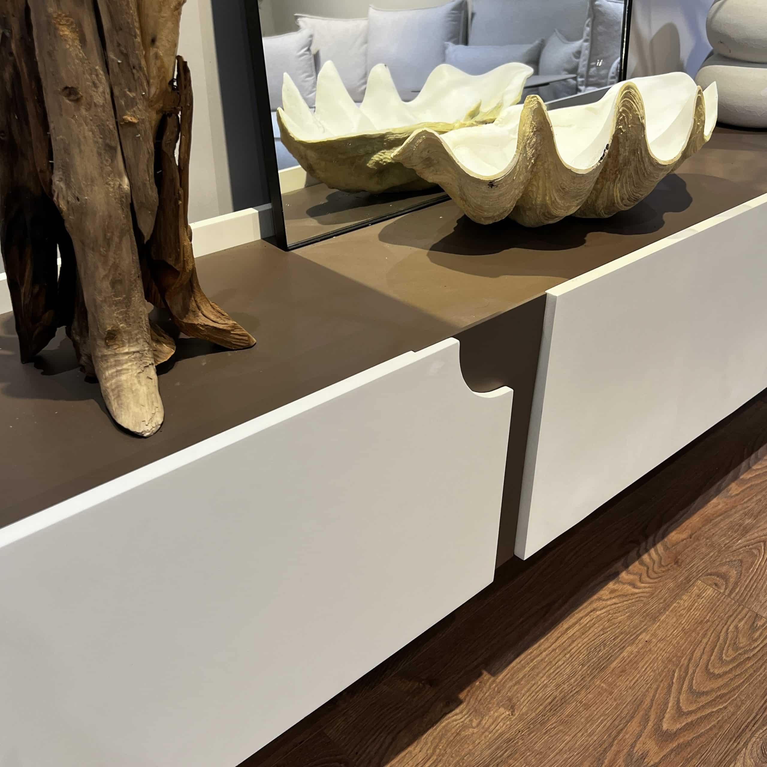 מזנון מעוצב דגם טאו מעוגל רגל ברזל | בעיצוב אישי מזנון מעוצב דגם טאו מעוגל רגל ברזל | בעיצוב אישי