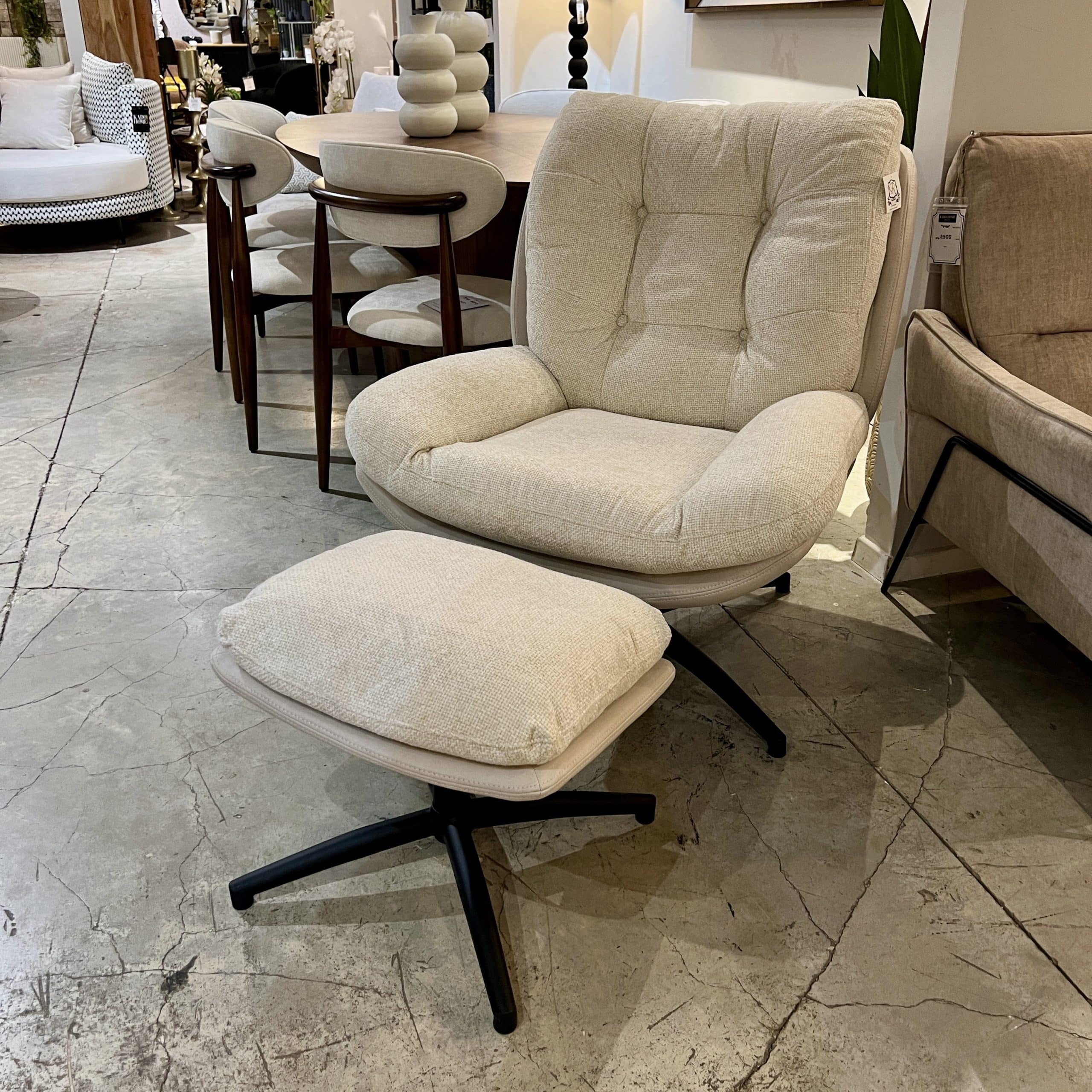 כורסא והדום כרית נשלפת קפיטונז בז -אחרונה! כורסא והדום כרית נשלפת קפיטונז בז -אחרונה!