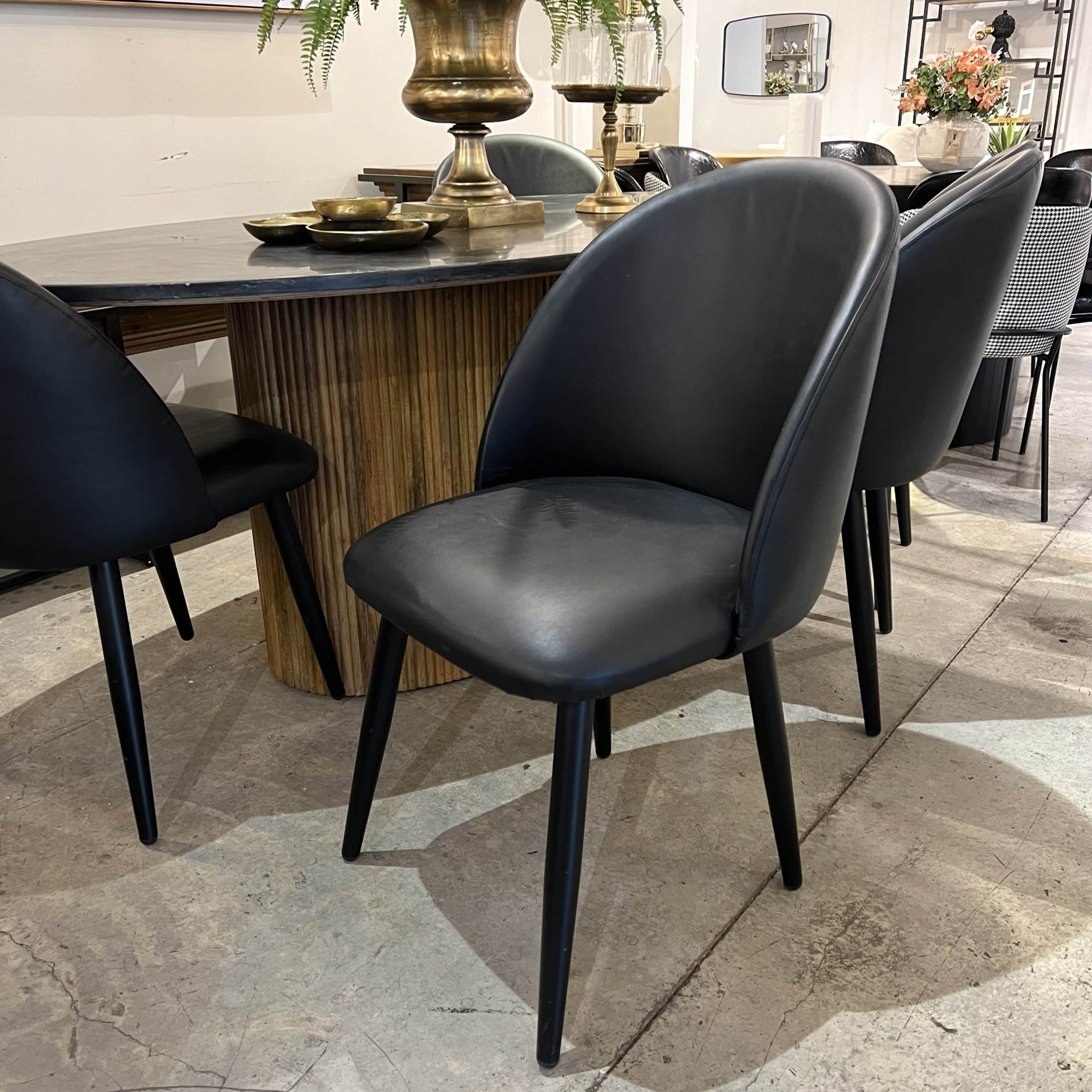 כסא דגם סטאר דמוי עור שחור במבצע חיסול!