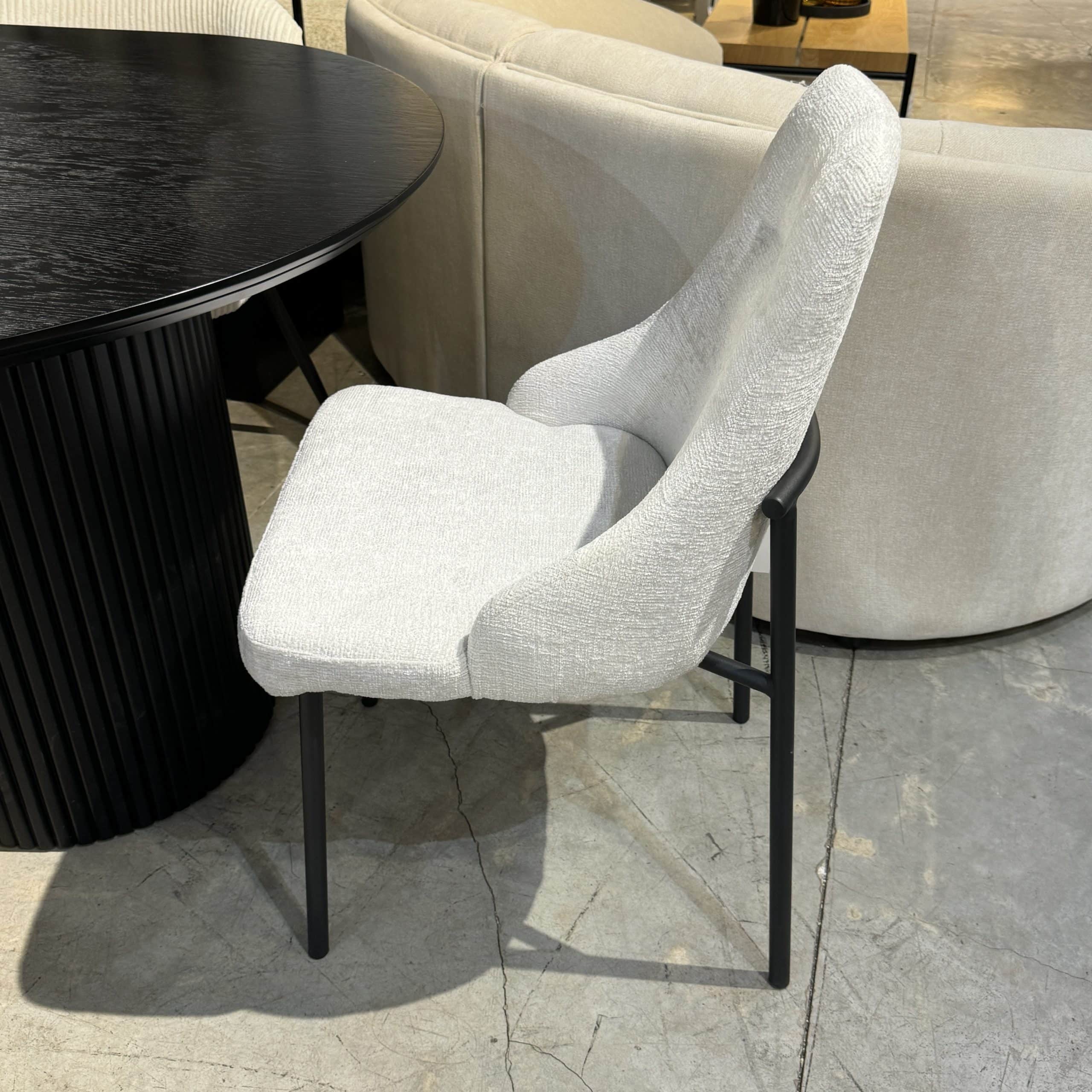 כיסא מעוצב אורבניק שמנת דגם לאקי