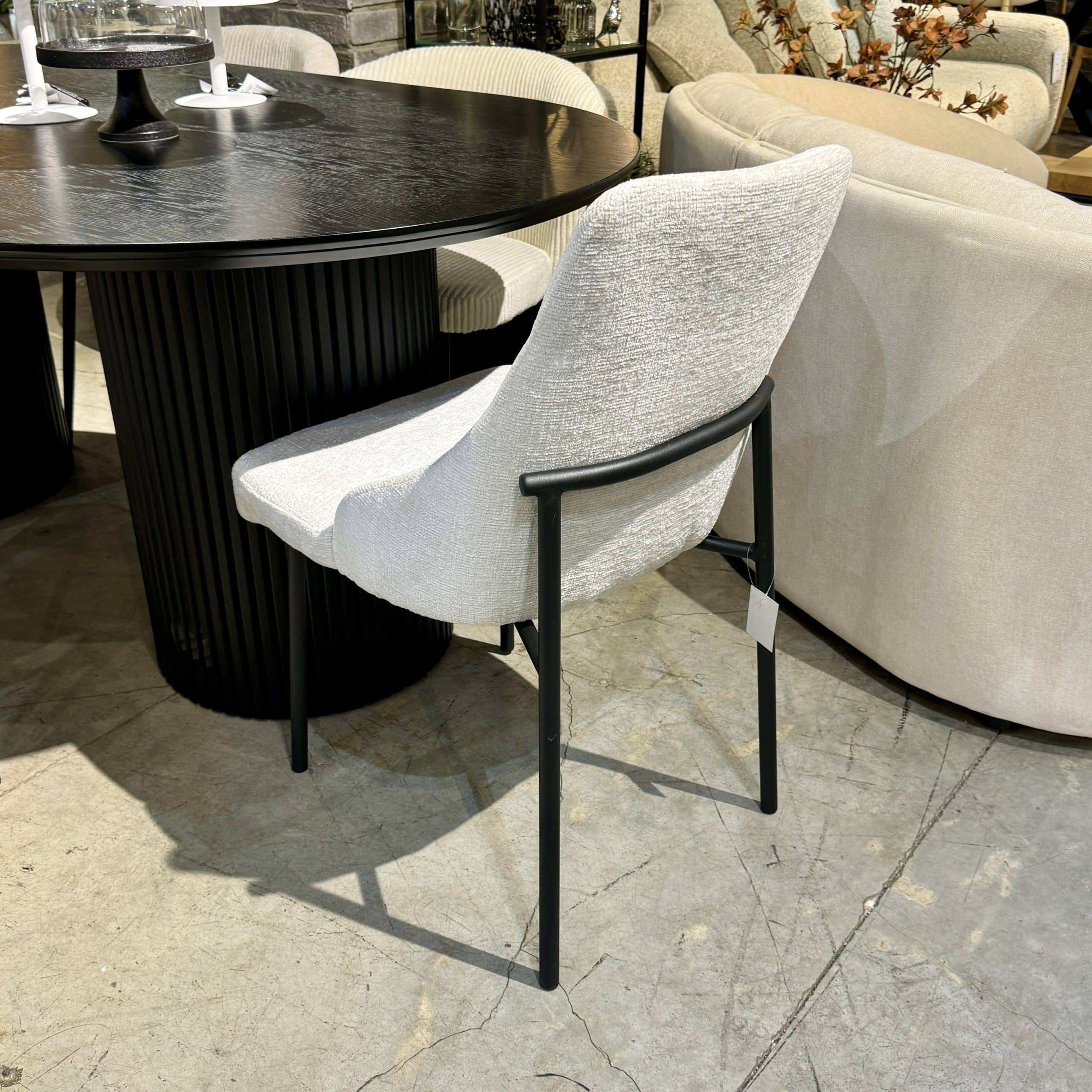 כיסא מעוצב אורבניק שמנת דגם לאקי