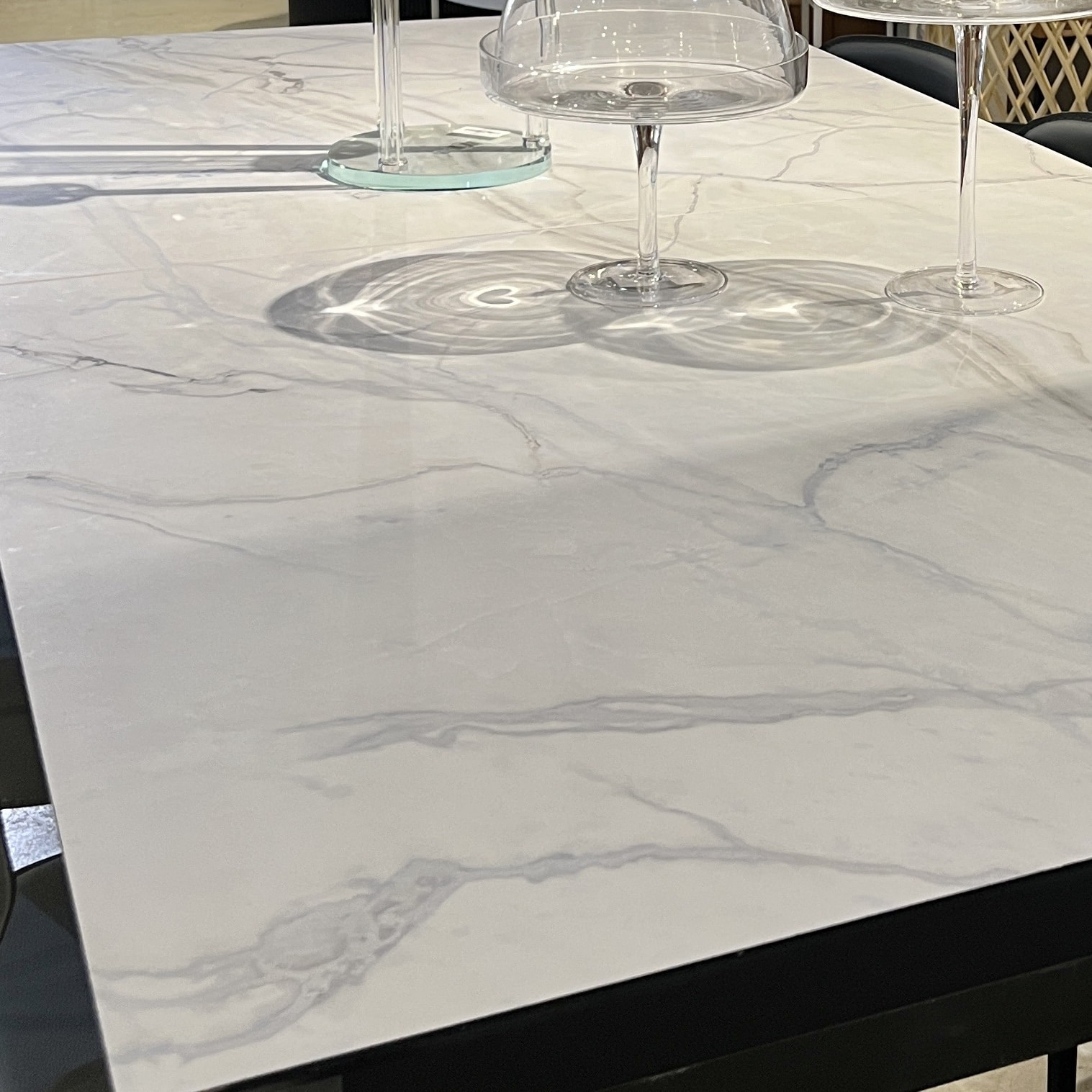 שולחן אוכל גידים כחולים דגם אמילי - עודפים מתצוגה!