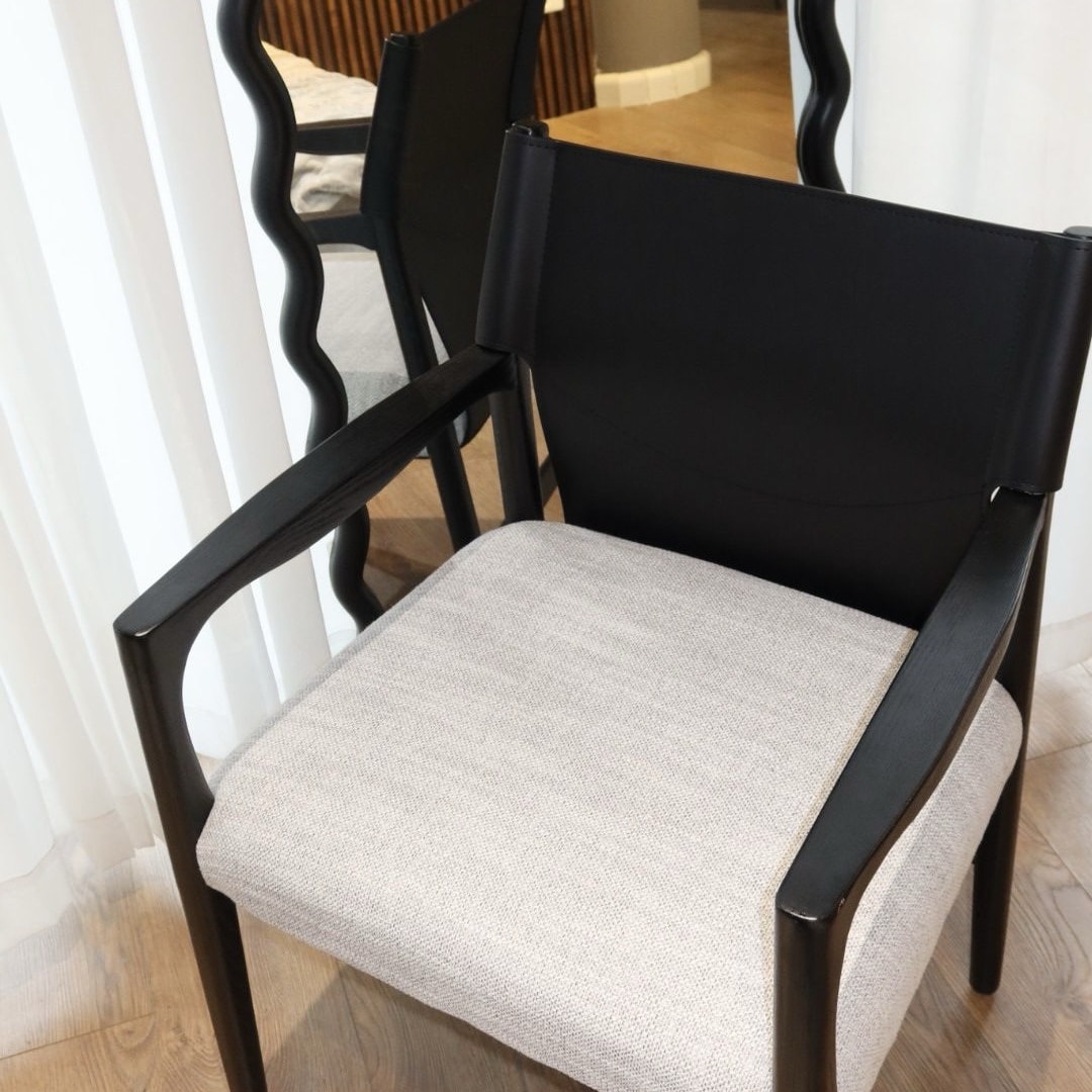 כיסא כורסא דומיניק עץ שחור דגם סופיטל - אחרון במלאי! כיסא כורסא דומיניק עץ שחור דגם סופיטל - אחרון במלאי!