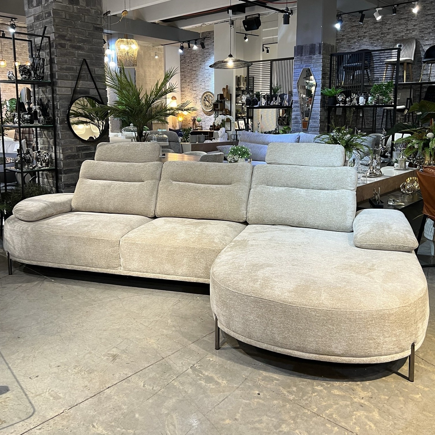 ספה פינתית מעוגלת משענות גב זזות בז שזלונג שמאל דגם ביל ספה פינתית מעוגלת משענות גב זזות בז שזלונג שמאל דגם ביל