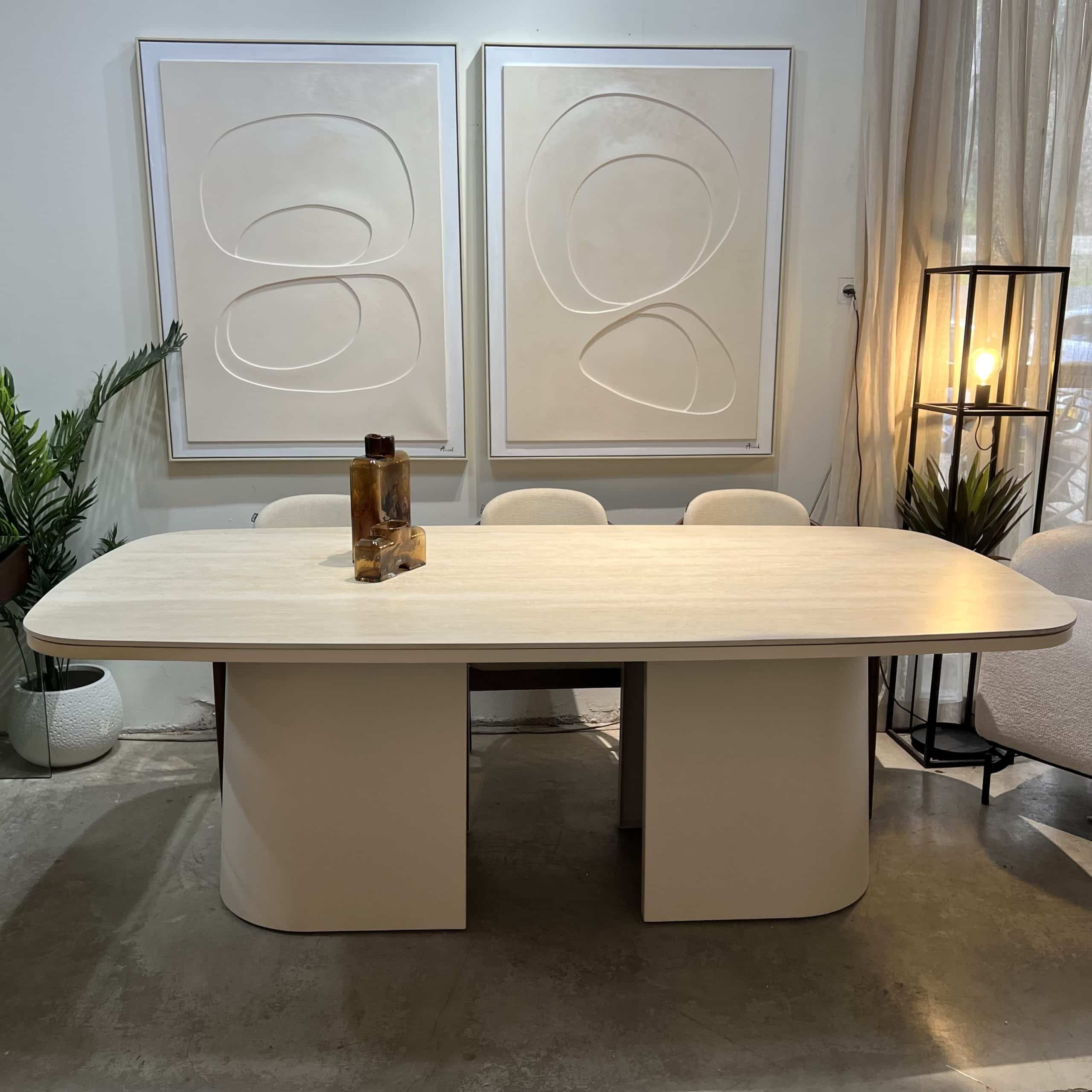 שולחן אוכל מעוצב טרוורטין רגל שמנת דגם סופיטל שולחן אוכל מעוצב טרוורטין רגל שמנת דגם סופיטל