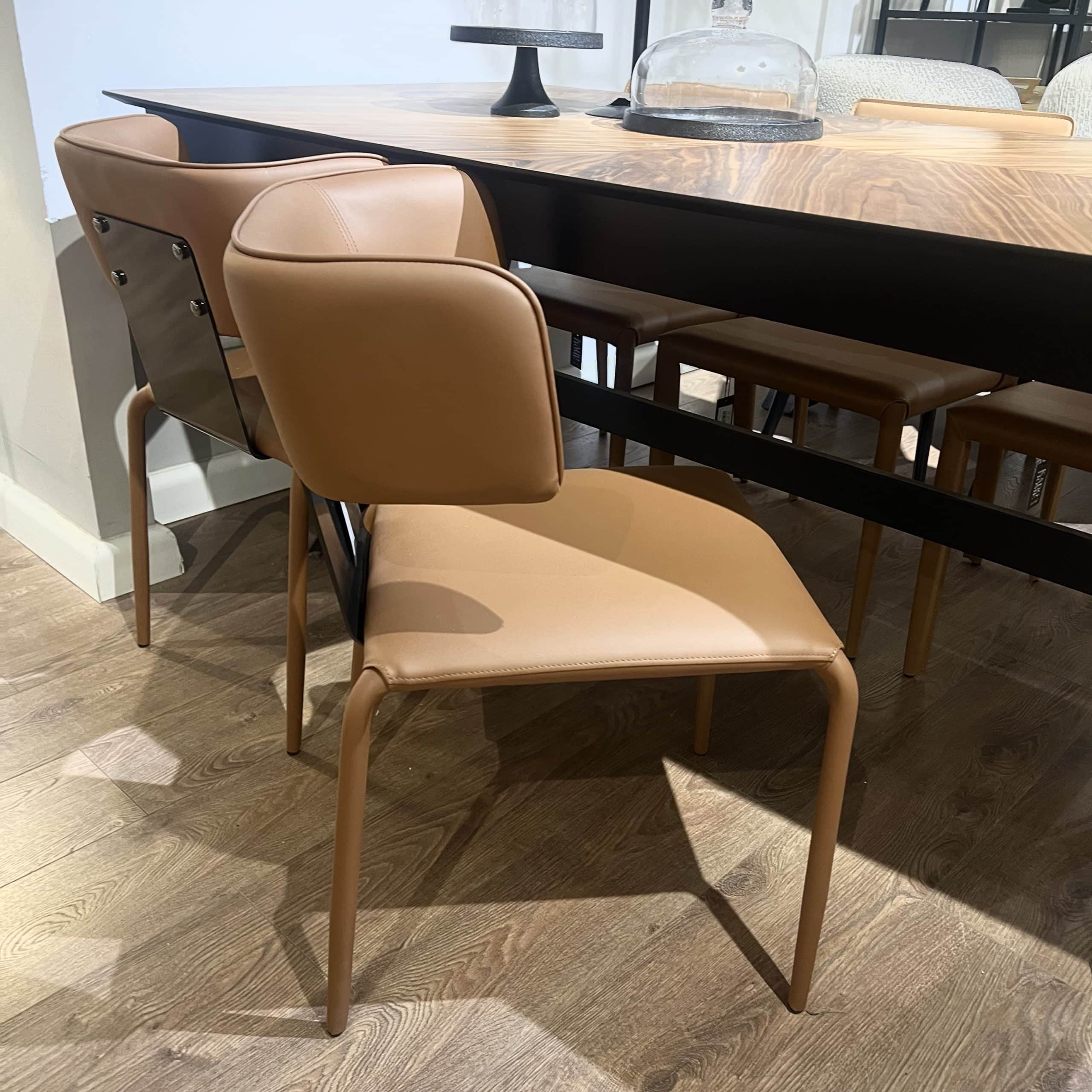 כיסא אורבניק כאמל ברזל שחור דגם סופיטל- אחרון! כיסא אורבניק כאמל ברזל שחור דגם סופיטל- אחרון!