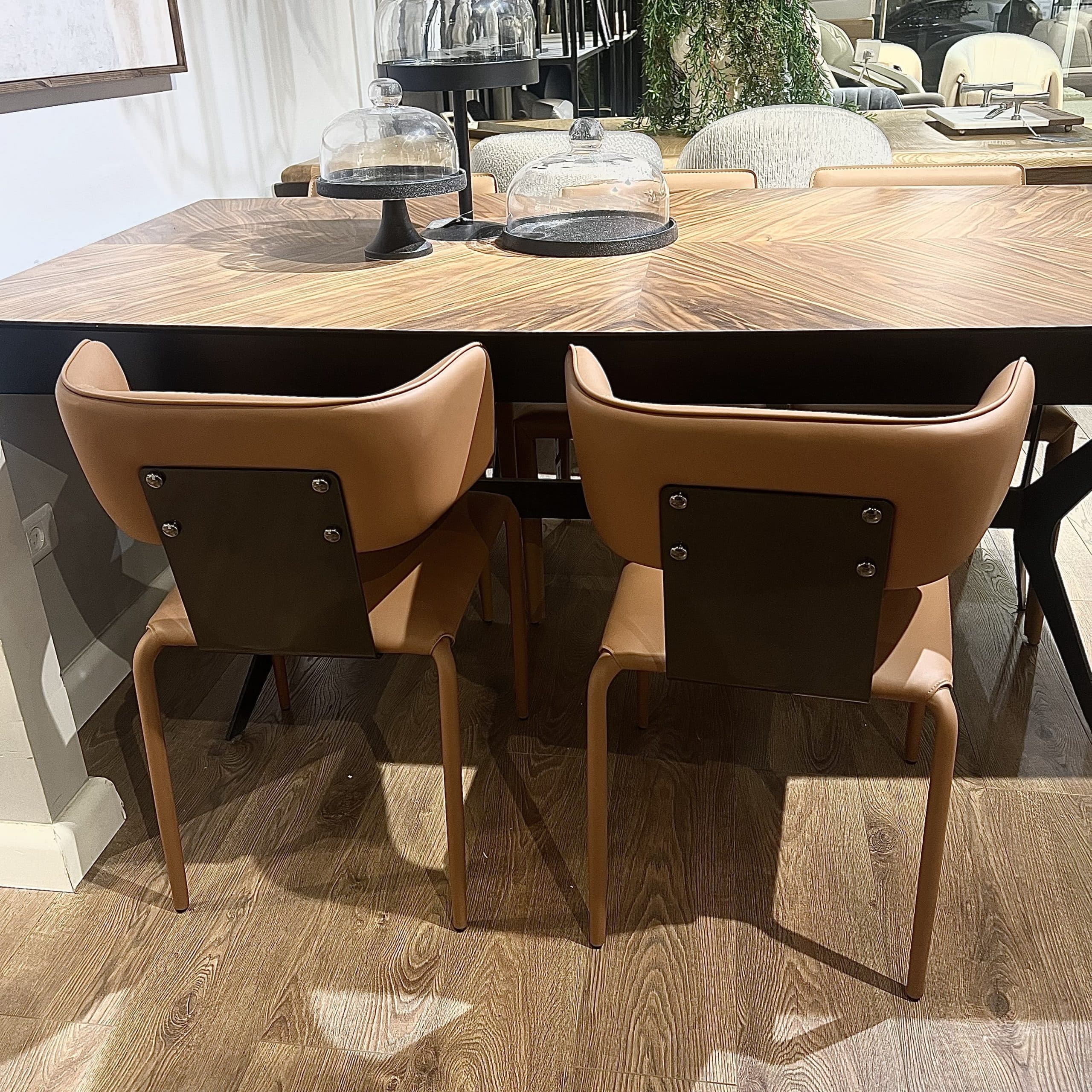 כיסא אורבניק כאמל ברזל שחור דגם סופיטל- אחרון! כיסא אורבניק כאמל ברזל שחור דגם סופיטל- אחרון!