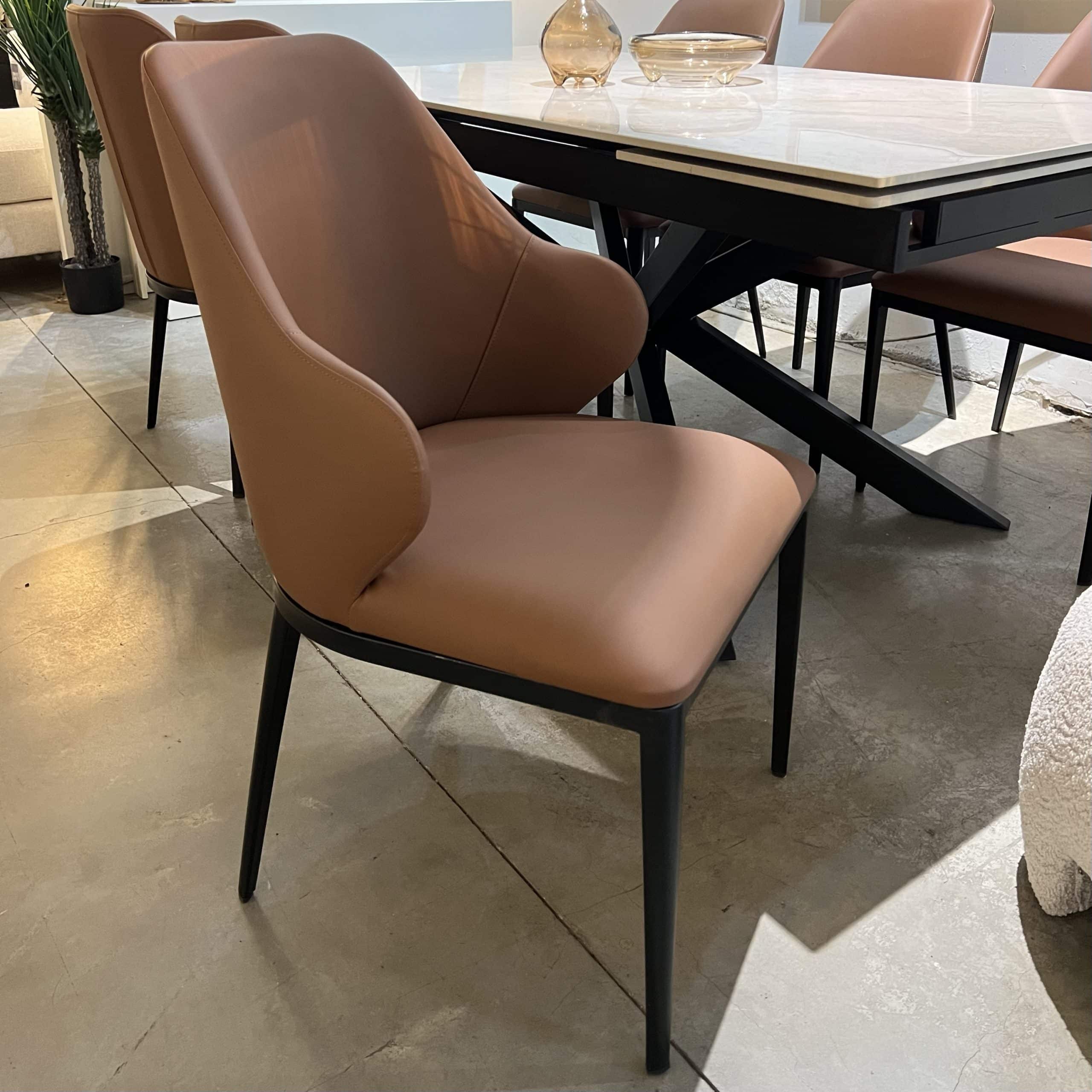 כיסא פינת אוכל דמוי עור דגם 329