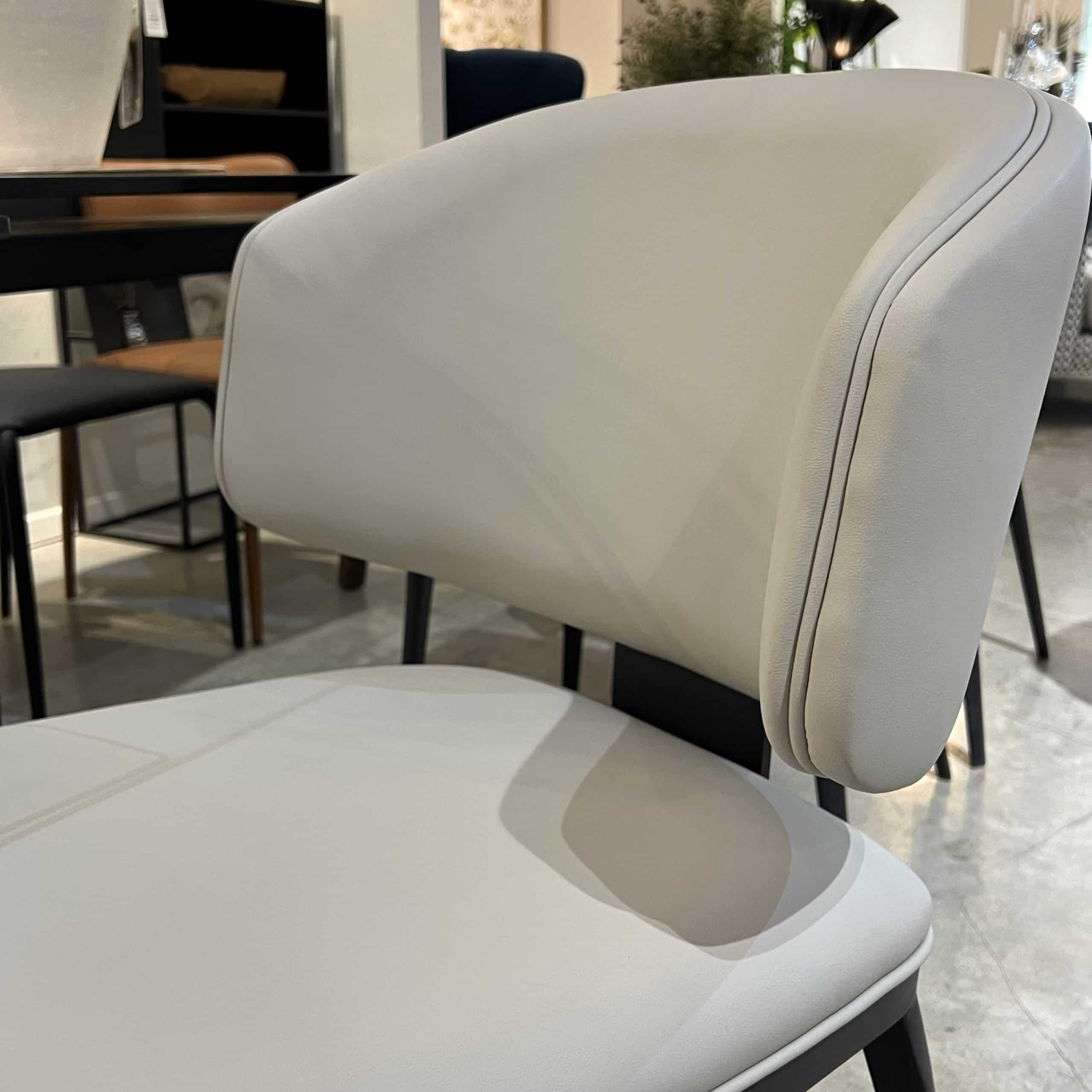 כיסא ונטו דמוי עור בטון דגם סופיטל- במלאי!! כיסא ונטו דמוי עור בטון דגם סופיטל- במלאי!!