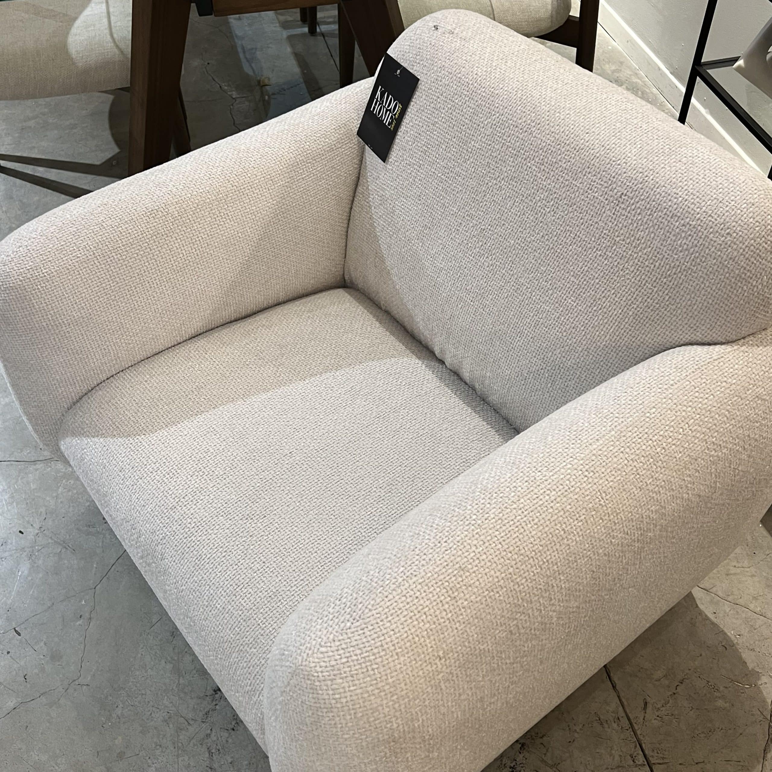 כורסא קלאסיק אריג שמנת דגם ויקי