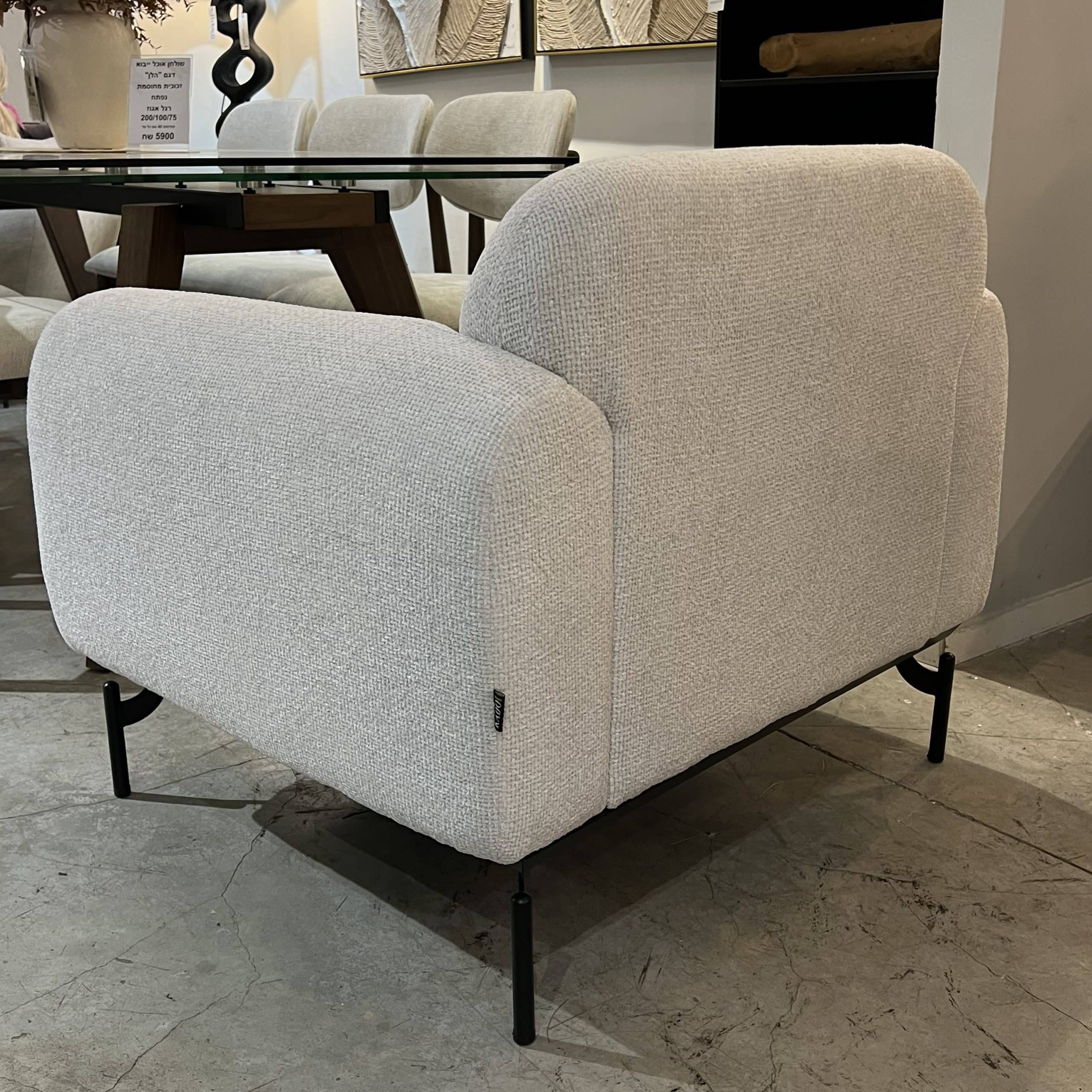 כורסא קלאסיק אריג שמנת דגם ויקי