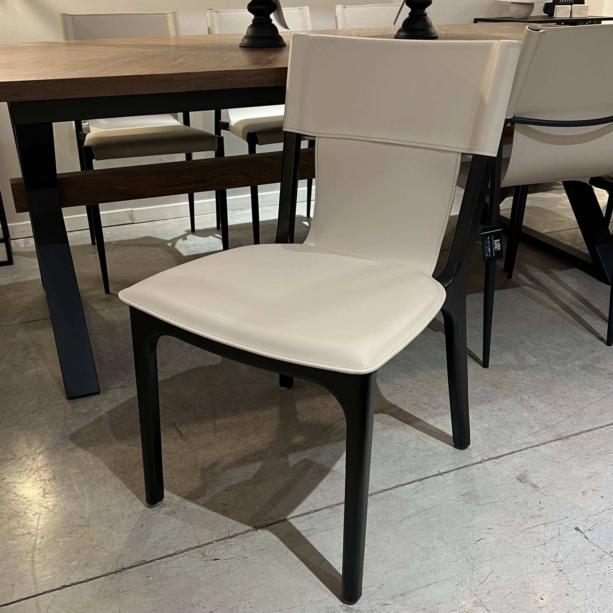 כיסא ברטין עור אבן עץ שחור דגם סופיטל- בייבוא אישי | 60יום כיסא ברטין עור אבן עץ שחור דגם סופיטל- בייבוא אישי | 60יום