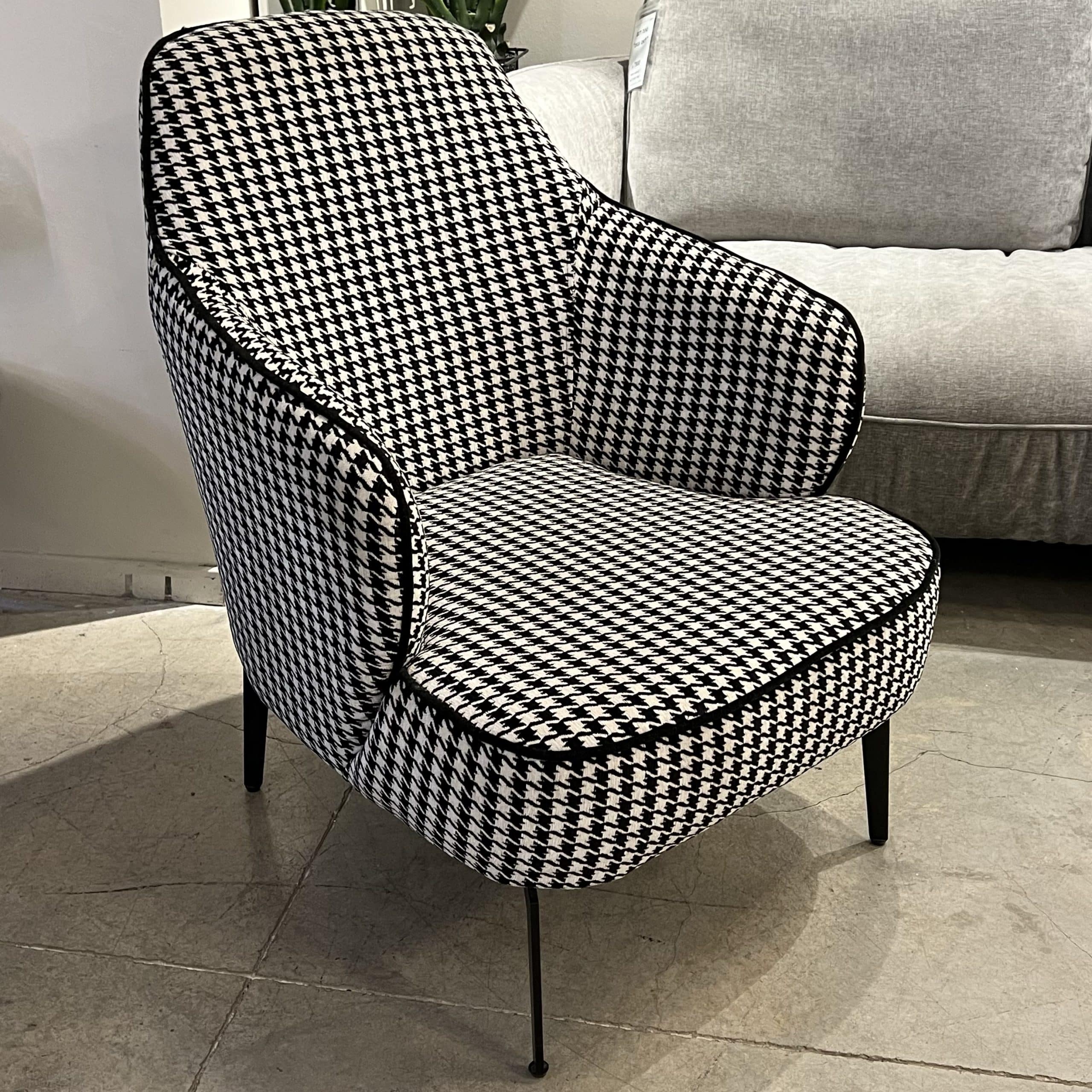 כורסא מעוצבת דגם ג׳ונס בעיצוב אישי כורסא מעוצבת דגם ג׳ונס בעיצוב אישי