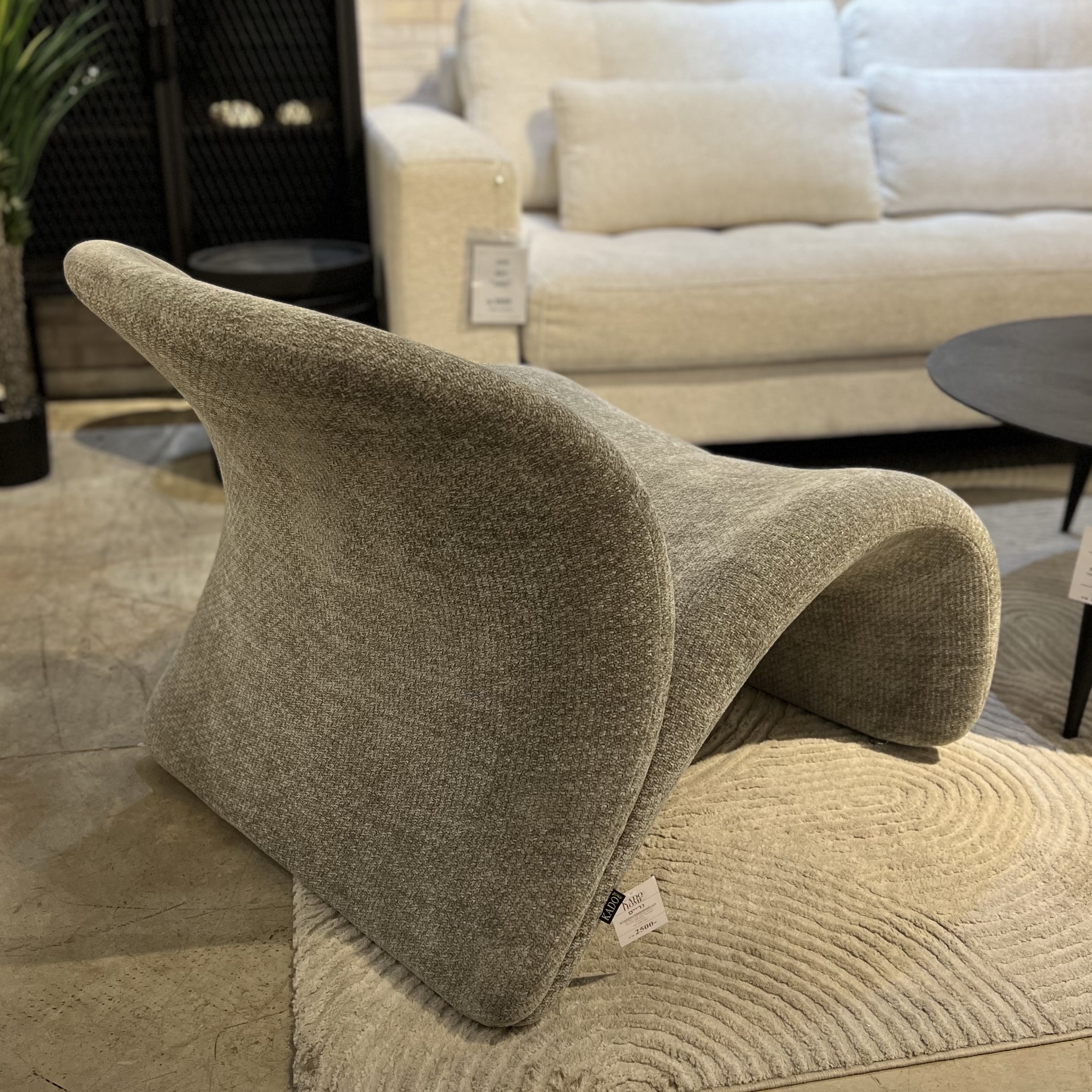 כורסא יוקרתית מוניקה בד אריג אפור דגם גרייס כורסא יוקרתית מוניקה בד אריג אפור דגם גרייס