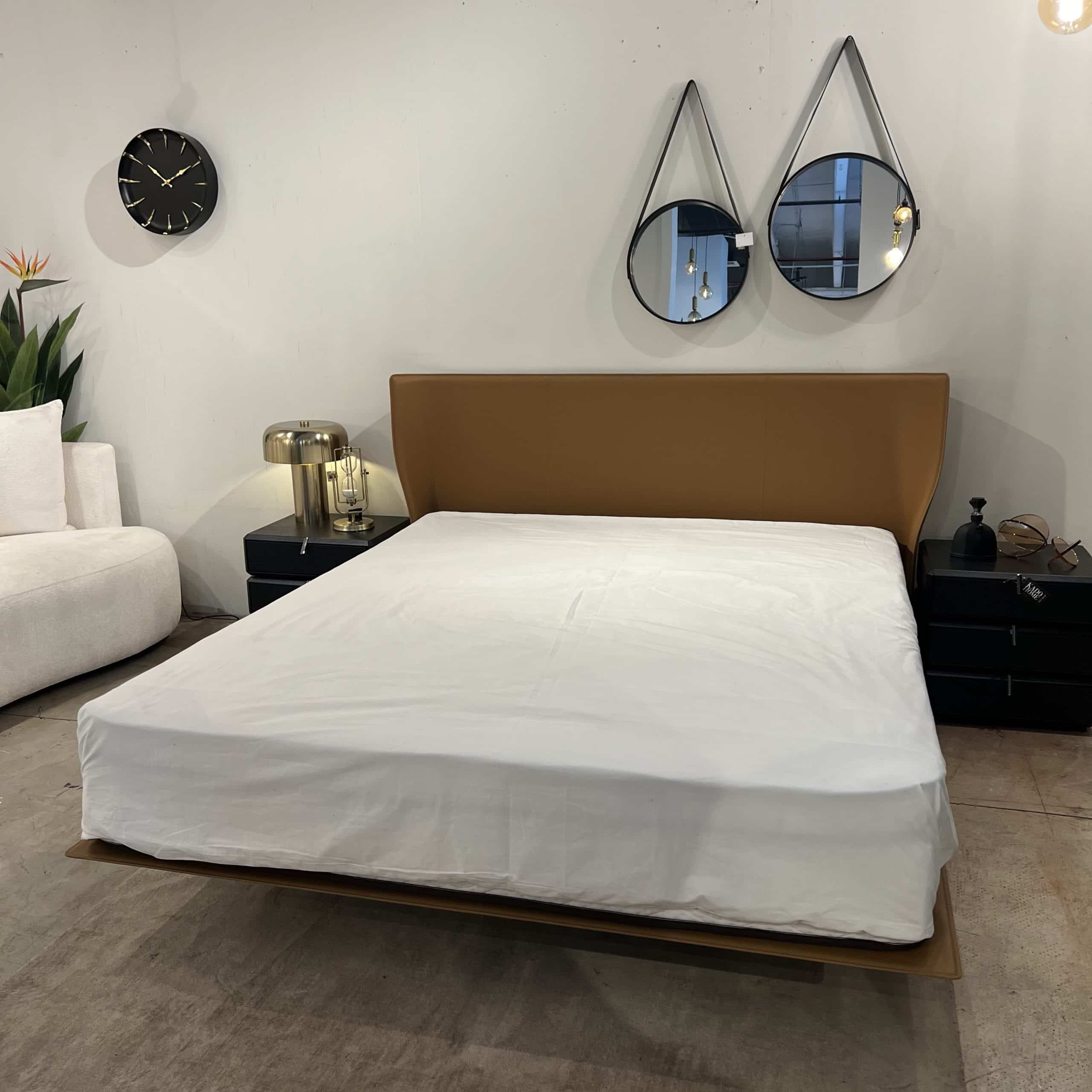 מיטה מונטנגרו דמוי עור כאמל 180/200 דגם סופיטל מיטה מונטנגרו דמוי עור כאמל 180/200 דגם סופיטל