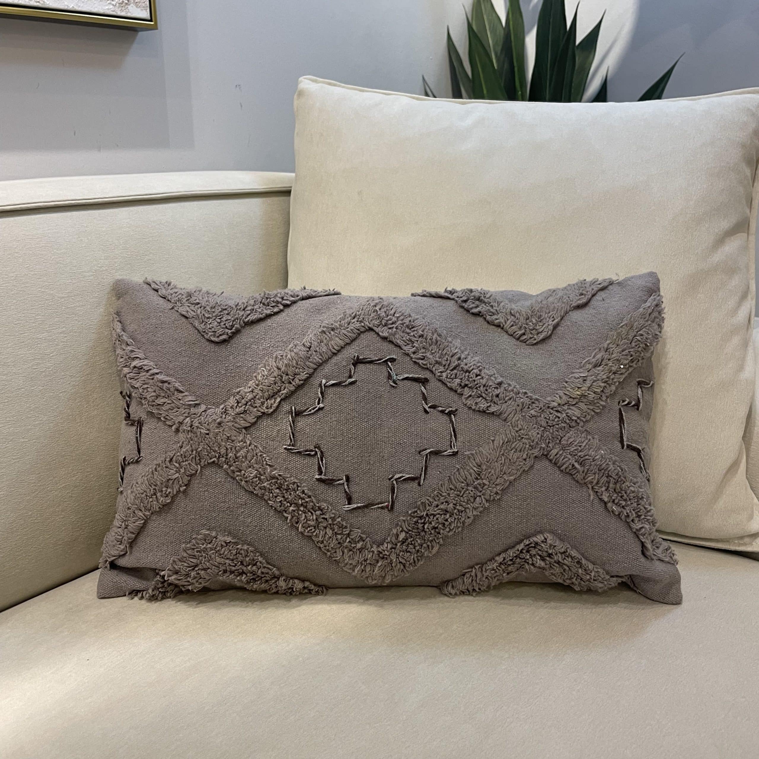 כרית נוי מלבנית אפור דגם רום