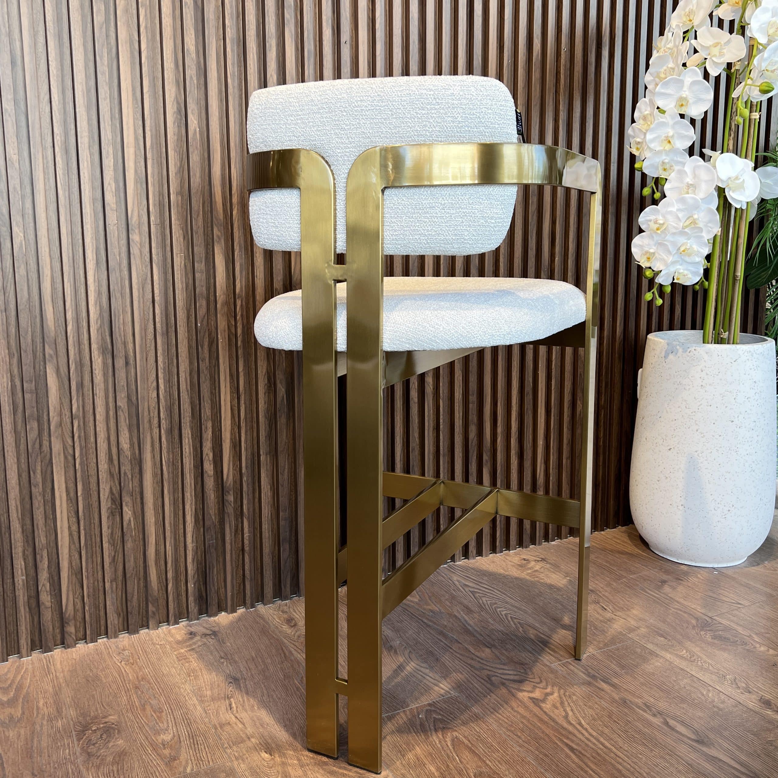 כסא בר מנדי רגל זהב בד אריג שמנת