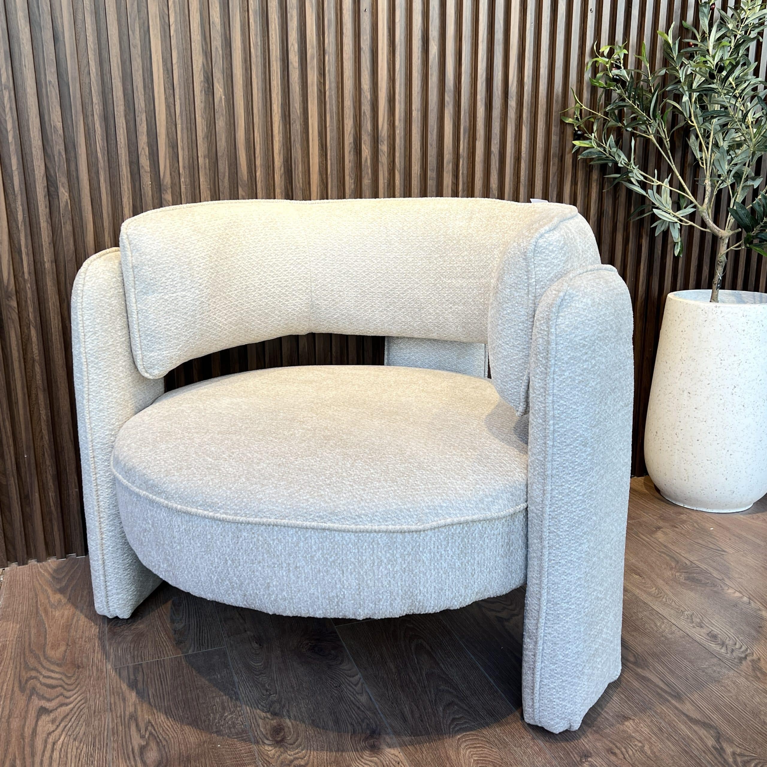 כורסא עגולה בונטון שמנת דגם הארטלי SALE כורסא עגולה בונטון שמנת דגם הארטלי SALE