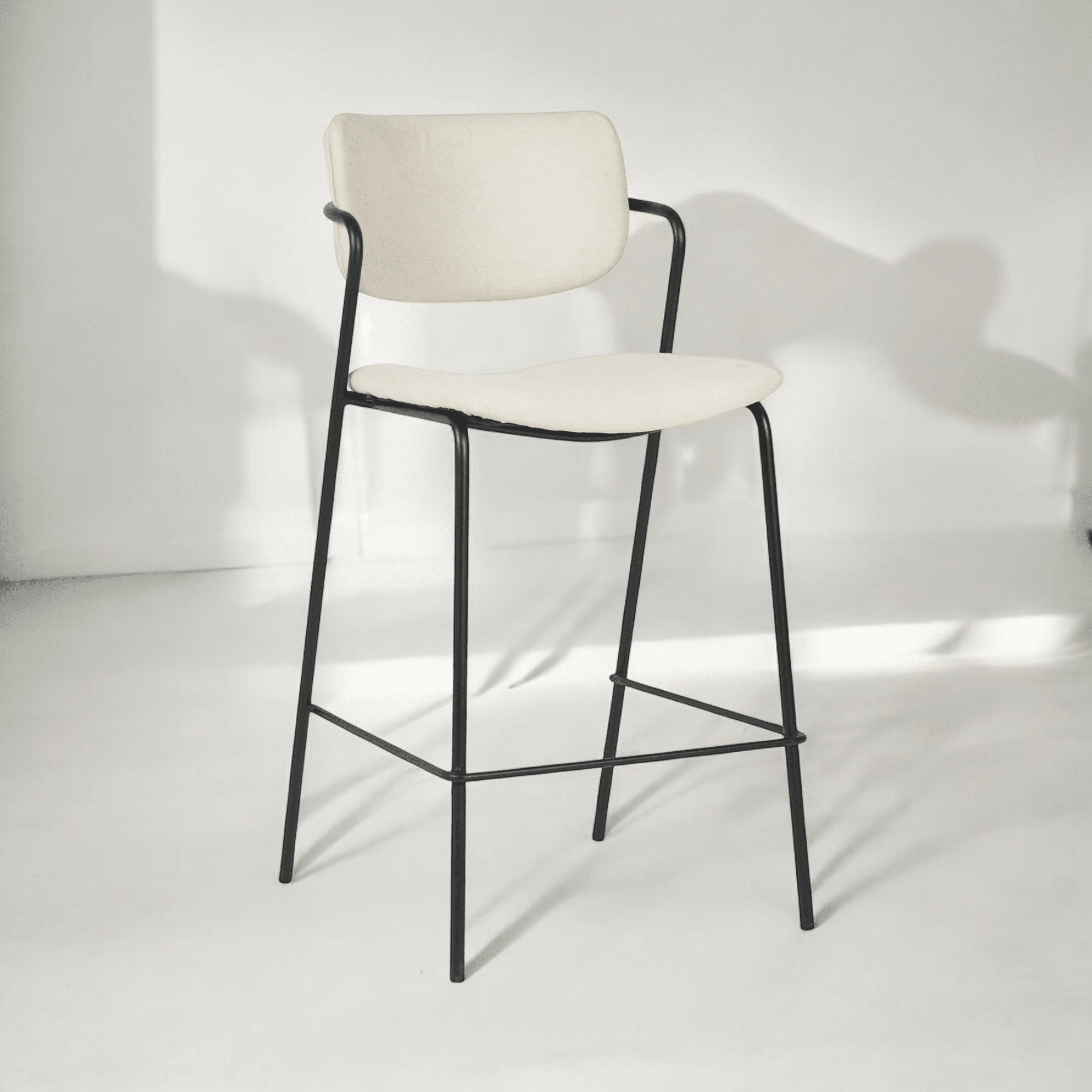 כיסא בר דגם לוסיאן בד אריג שמנת  - 3 יחידות אחרונות במלאי! כיסא בר דגם לוסיאן בד אריג שמנת  - 3 יחידות אחרונות במלאי!