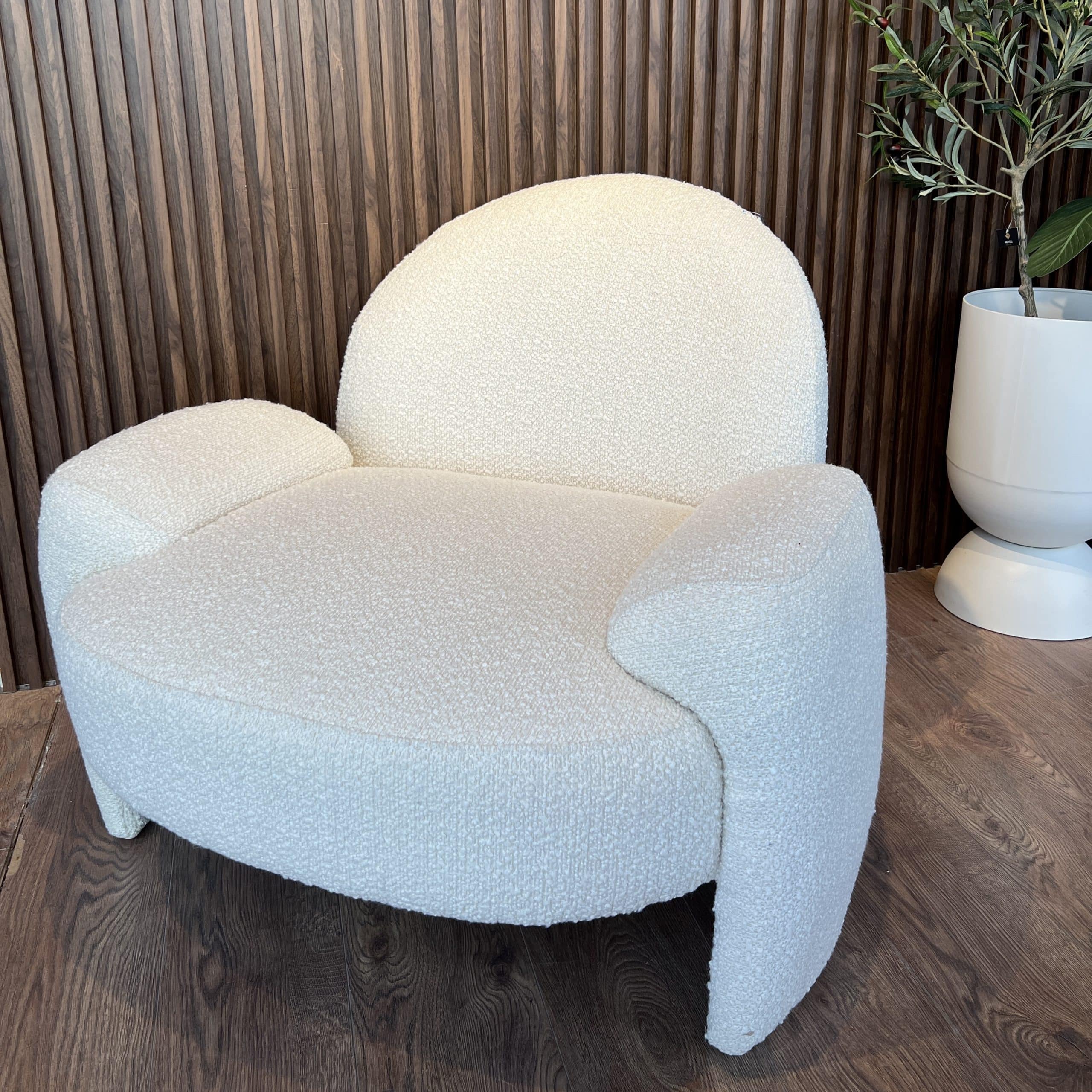 כורסא מעוצבת דגם לארה כורסא מעוצבת דגם לארה