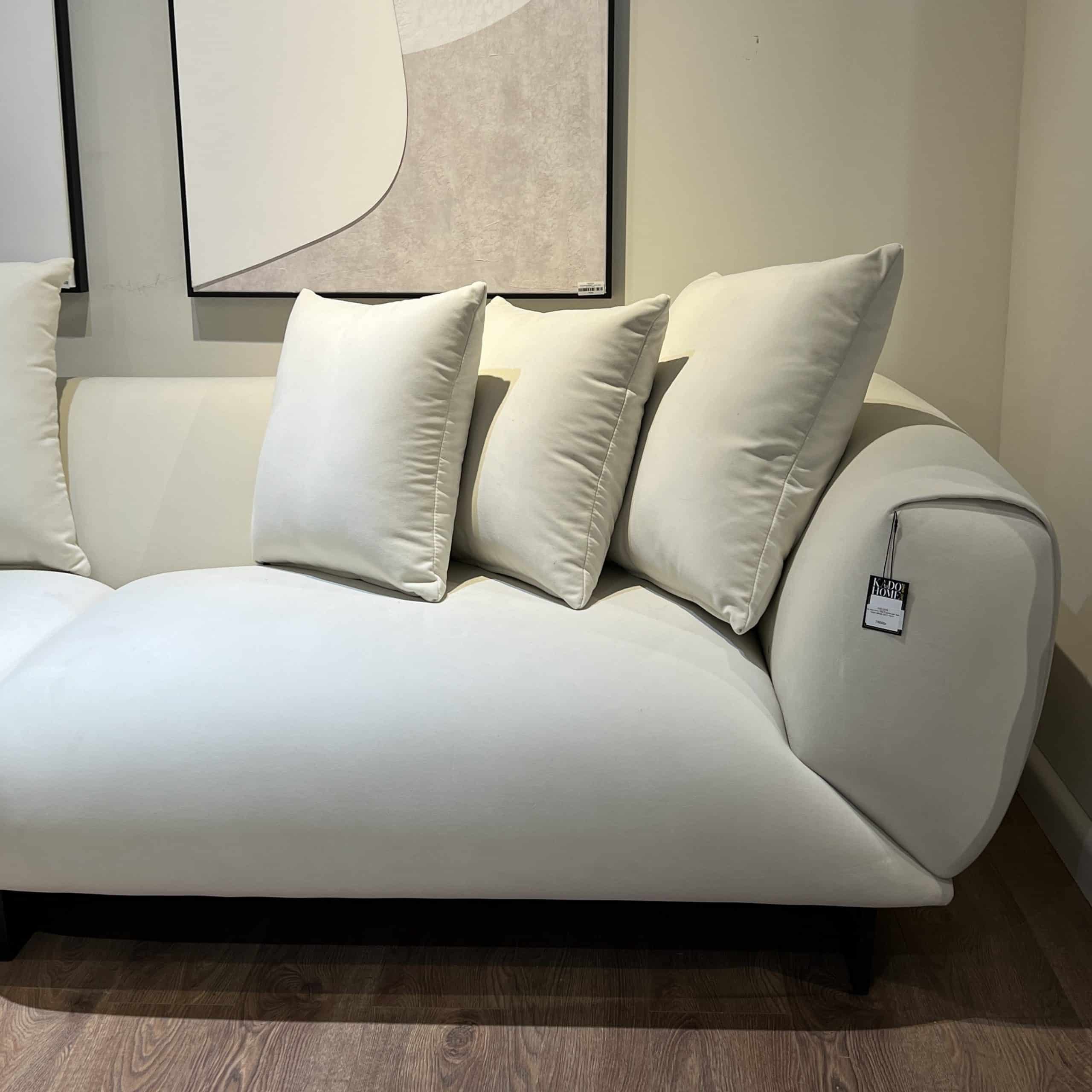 ספה דגם פאלקון במבצע מתצוגה