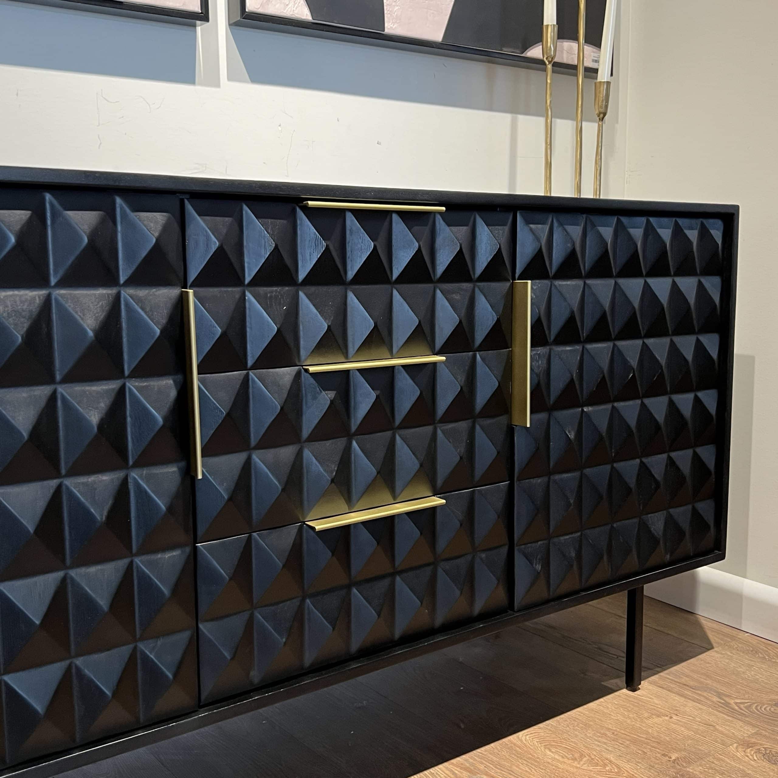 שידה- קומודה יוקרתית עץ שחור קוביות דגם סוניל שידה- קומודה יוקרתית עץ שחור קוביות דגם סוניל