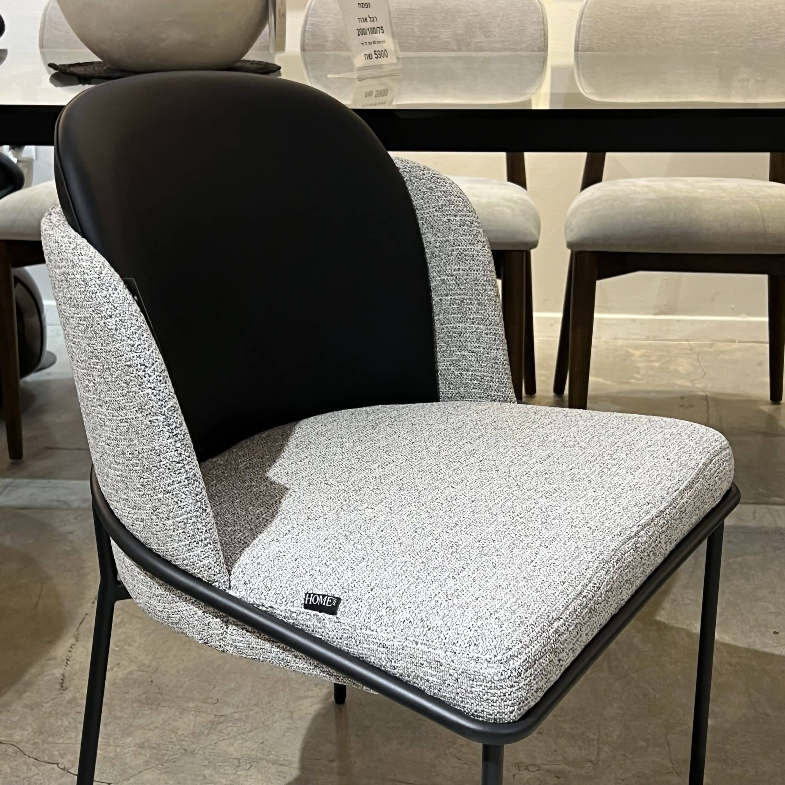 כיסא איתי דגם מנדי אריג אפור שמנת גב שחור - חיסול מלאי! כיסא איתי דגם מנדי אריג אפור שמנת גב שחור - חיסול מלאי!
