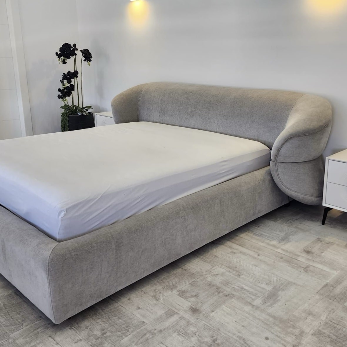 מיטה מעוצבת דגם לואי מיטה מעוצבת דגם לואי