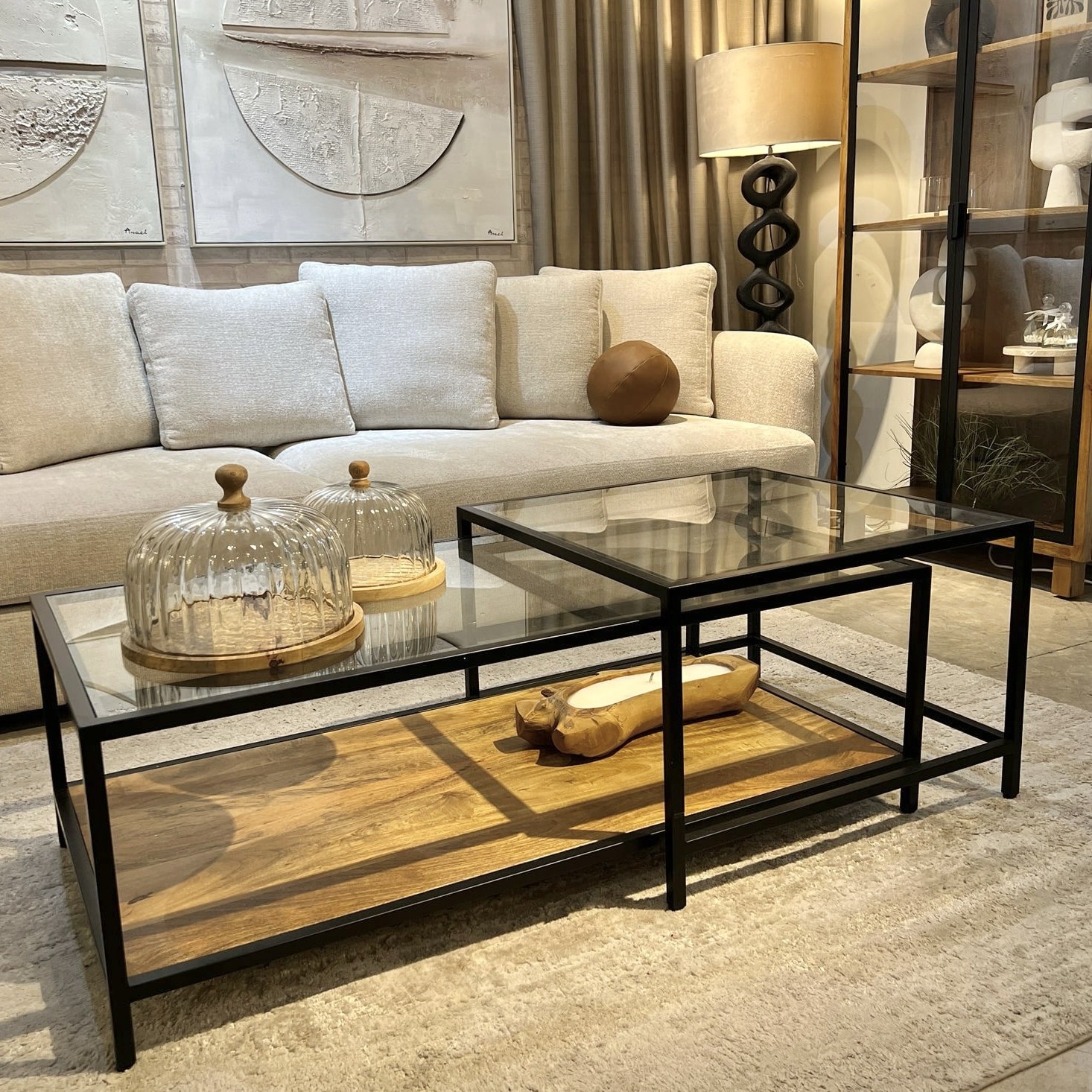 זוג שולחנות סלון מלבן ומרובע זכוכית מסגרת שחורה מדף עץ דגם סוניל זוג שולחנות סלון מלבן ומרובע זכוכית מסגרת שחורה מדף עץ דגם סוניל