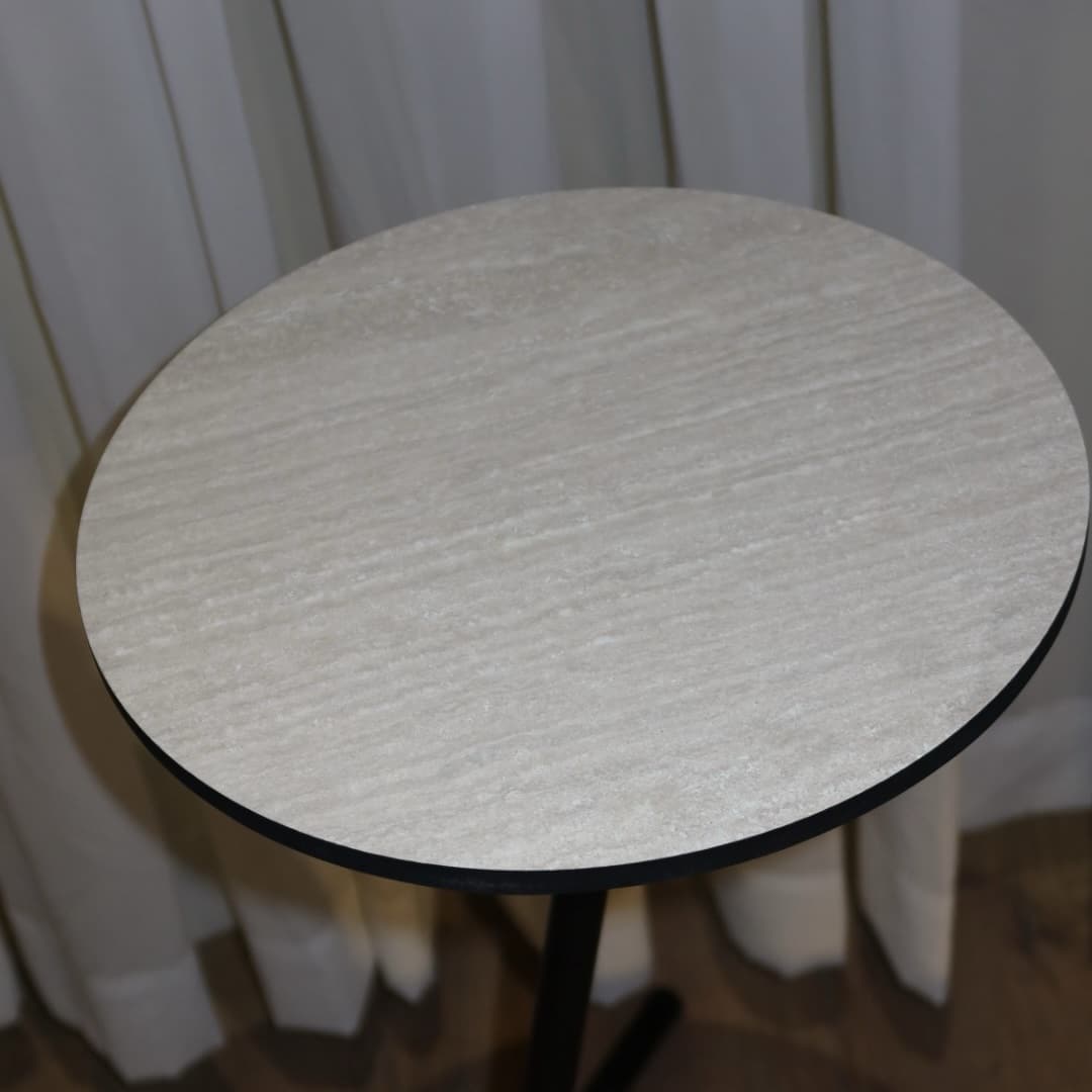 נשכן עגול רגל Y פורמייקה אבן טרוורטין נשכן עגול רגל Y פורמייקה אבן טרוורטין