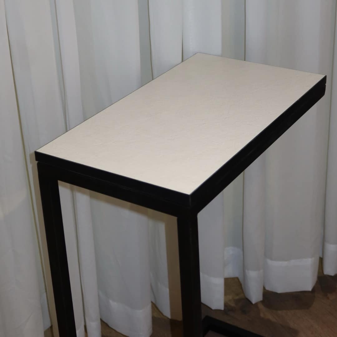 נשכן מלבני פורמייקה אבן טרוורטין רגל ברזל נשכן מלבני פורמייקה אבן טרוורטין רגל ברזל