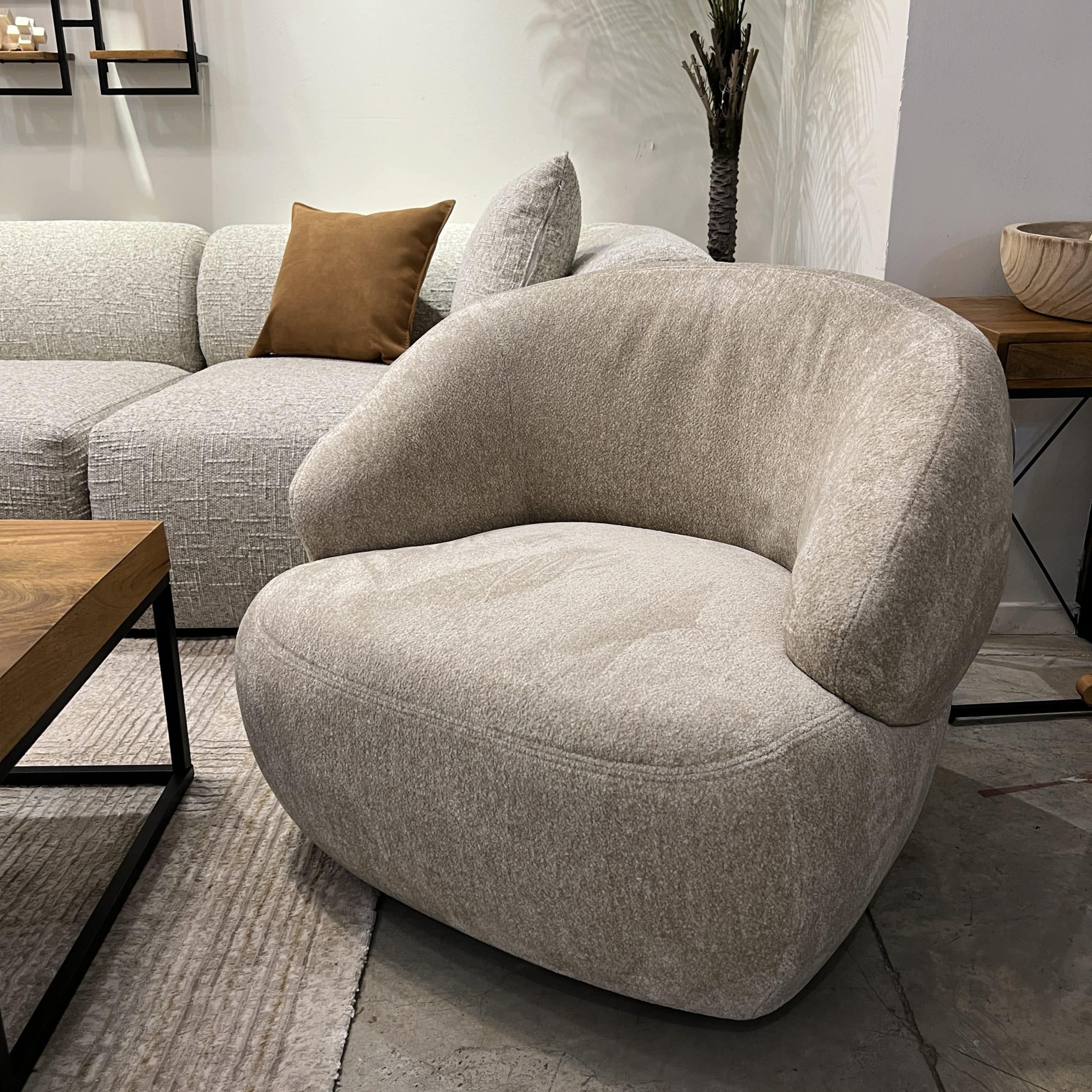 כורסא מעוצבת אריג בז דגם ביל