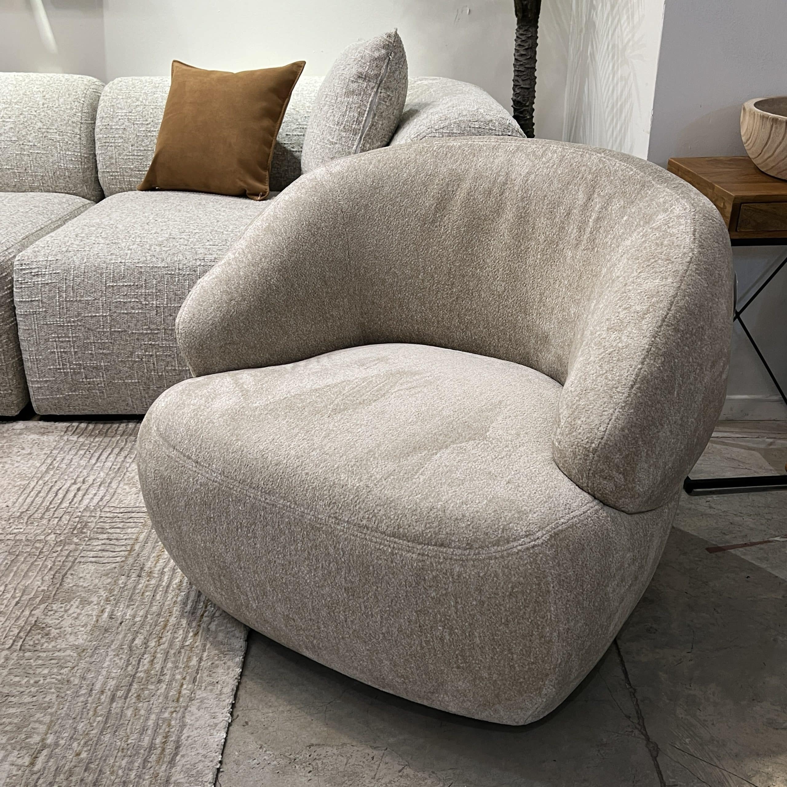 כורסא מעוצבת אריג בז דגם ביל