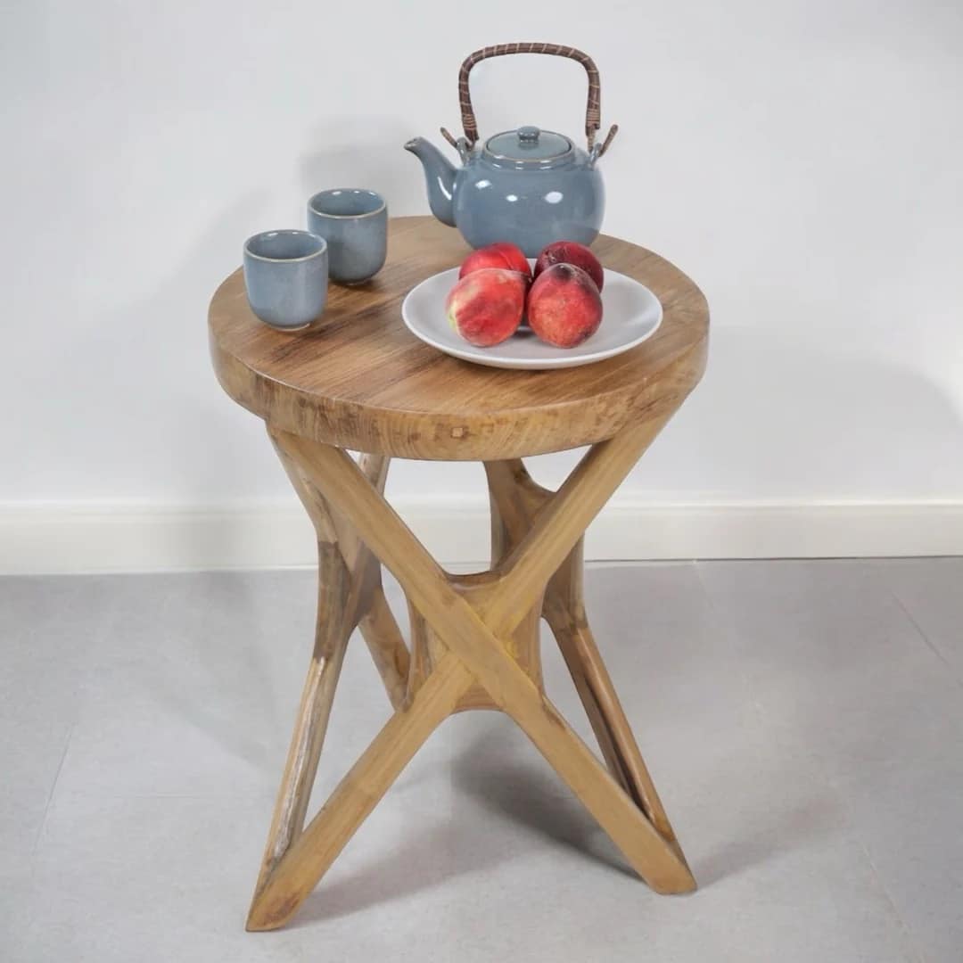 שולחן צד עץ מלא דגם ונוס שולחן צד עץ מלא דגם ונוס