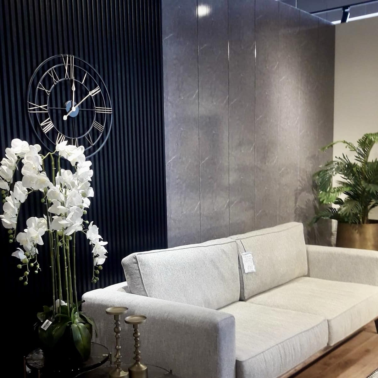 חיפוי קיר פולימרי שיש אפור כהה 18A7 ברק ״משי״ SALE- חיסול! חיפוי קיר פולימרי שיש אפור כהה 18A7 ברק ״משי״ SALE- חיסול!