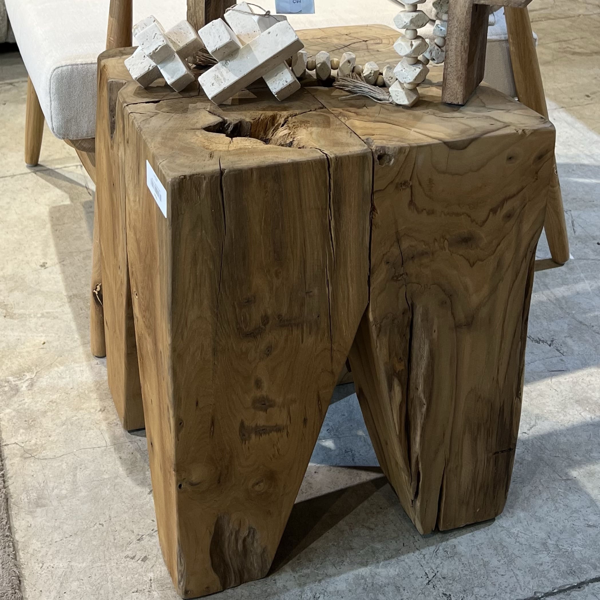 שולחן צד סטול מרובע מעץ טיק שולחן צד סטול מרובע מעץ טיק