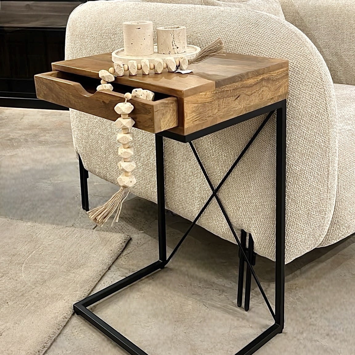 שולחן צד נשכן עץ רגל ברזל שחור דגם סוניל - אחרון במלאי! שולחן צד נשכן עץ רגל ברזל שחור דגם סוניל - אחרון במלאי!