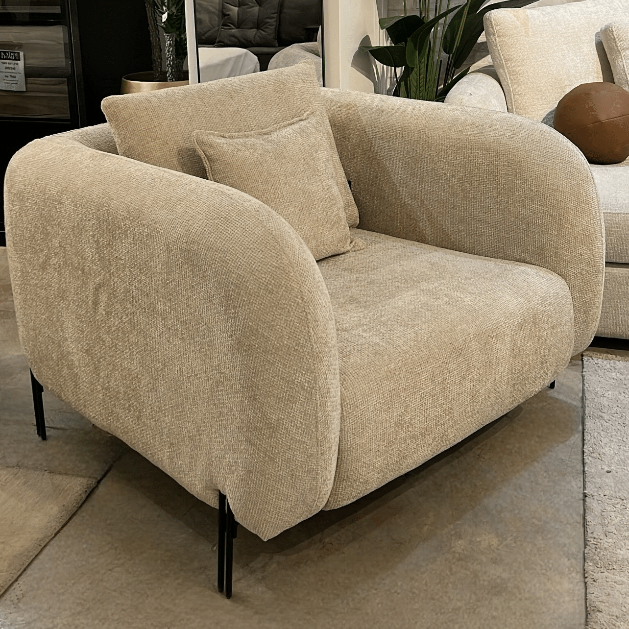 כורסא דגם ג׳וקר בד אריג בז כורסא דגם ג׳וקר בד אריג בז