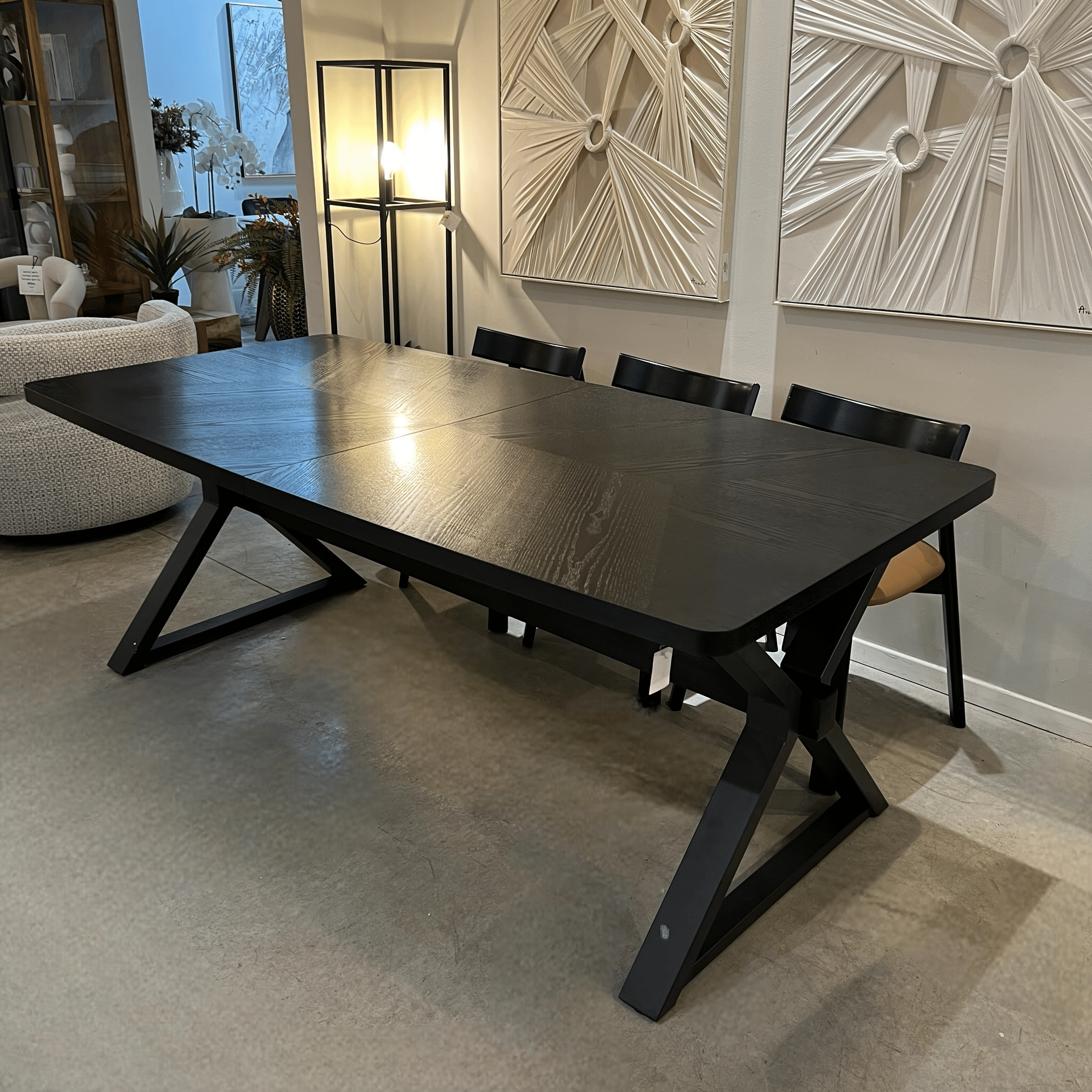 שולחן פינת אוכל פורניר שחור רגל ברזל שחור דגם אמה SALE שולחן פינת אוכל פורניר שחור רגל ברזל שחור דגם אמה SALE