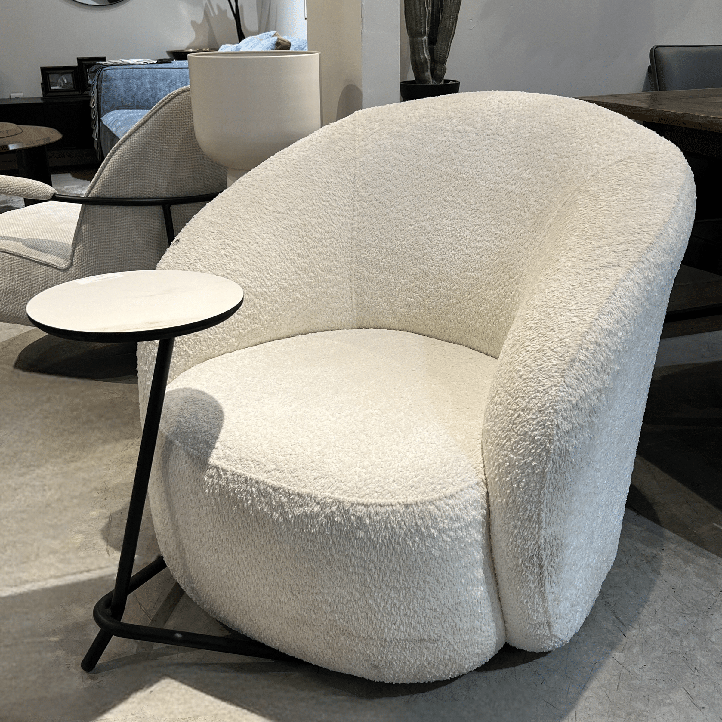 כורסא מעוגלת דגם בלגיה - במבצע מתצוגה!