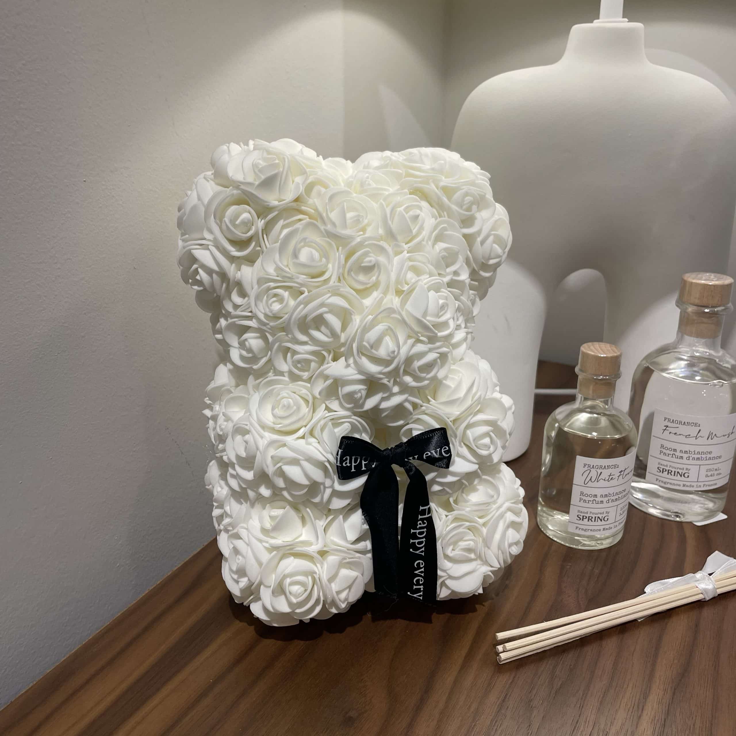 דובי פרחים מעוצב גוון לבן