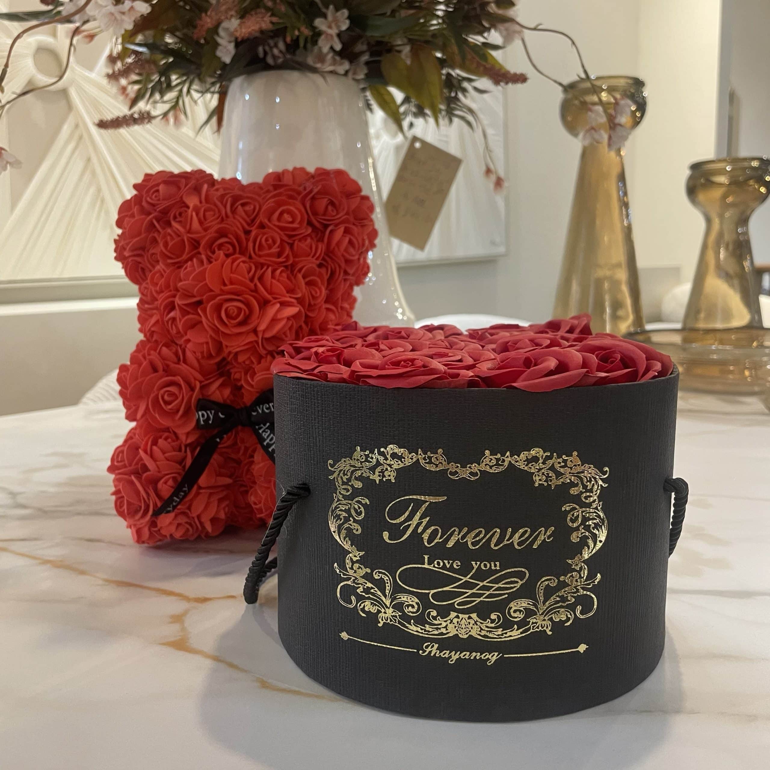 מארז מתנה פרחים בגוון אדום מארז מתנה פרחים בגוון אדום