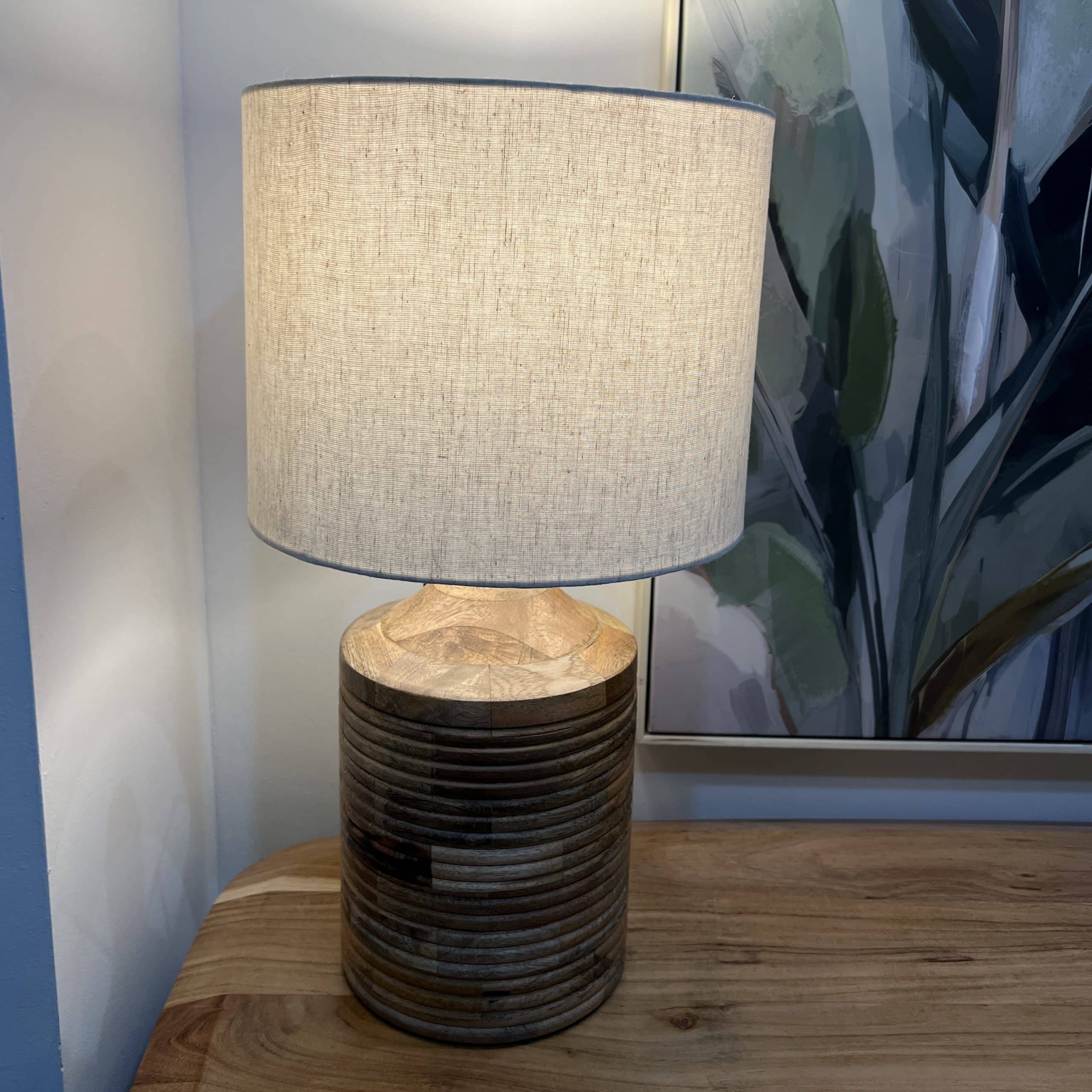 מנורה נטורל ווד בסיס ישר גבוהה דגם שאנטי מנורה נטורל ווד בסיס ישר גבוהה דגם שאנטי