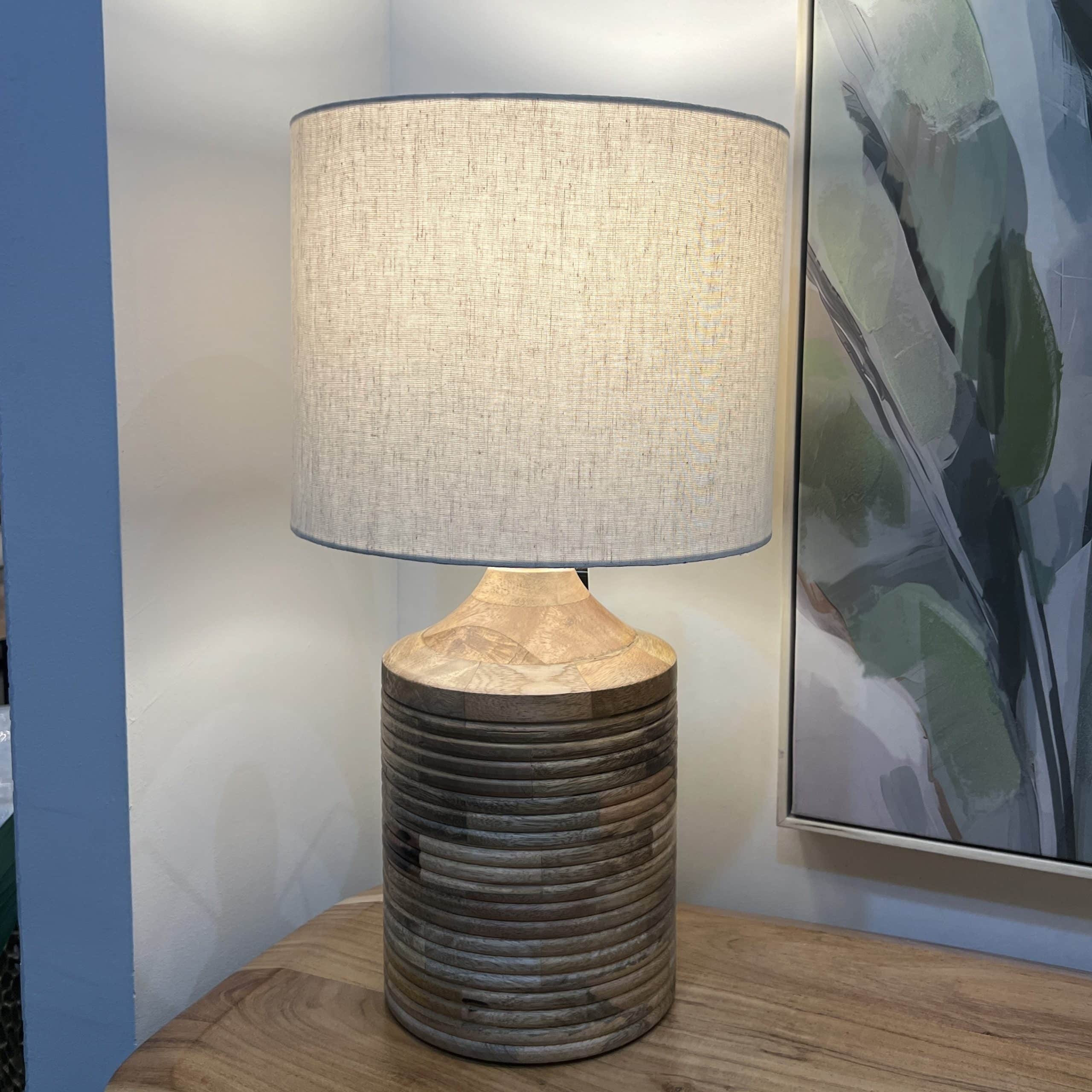 מנורה נטורל ווד בסיס ישר גבוהה דגם שאנטי מנורה נטורל ווד בסיס ישר גבוהה דגם שאנטי