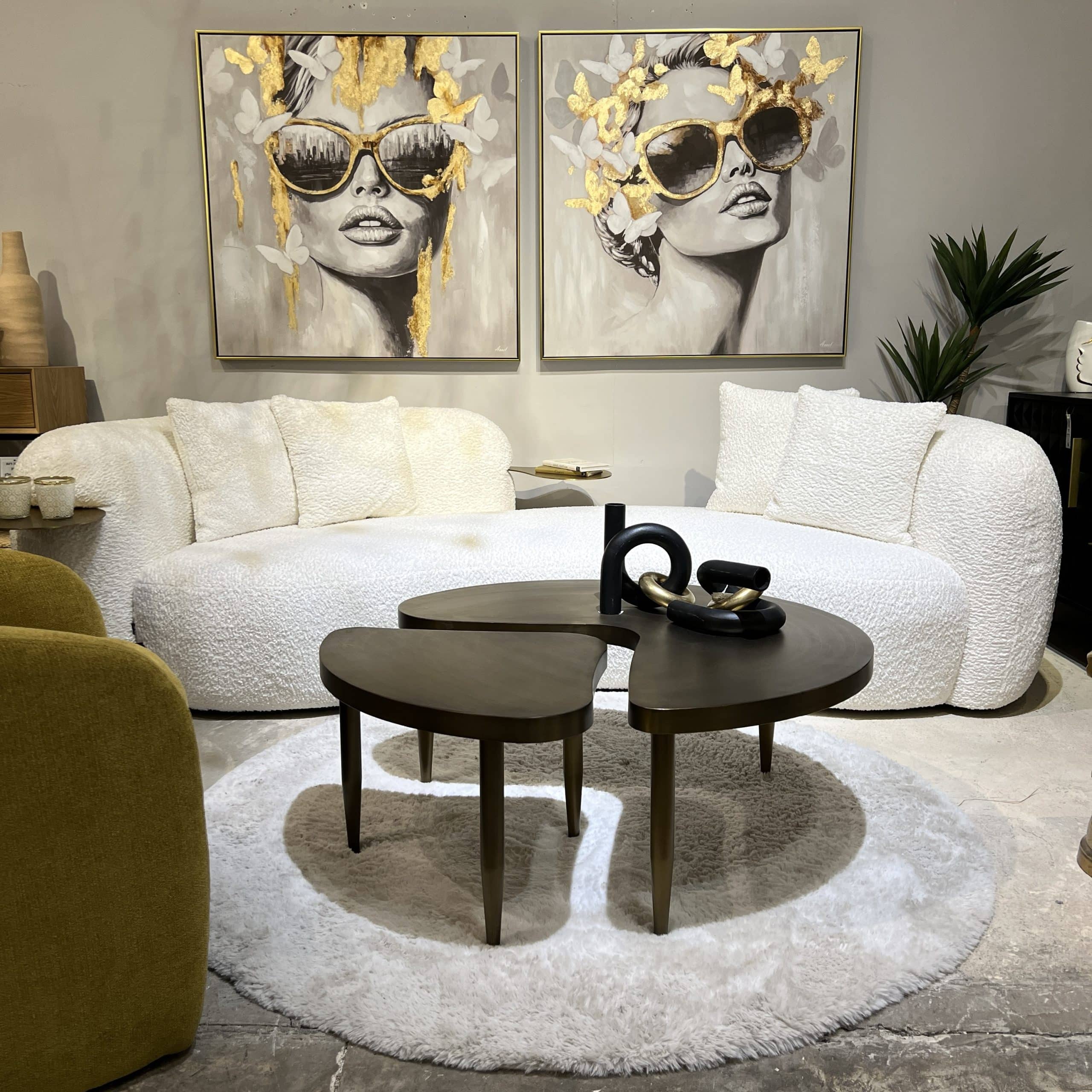 שולחן סלון עגול ספליט גולד מוברש דגם סופיטל שולחן סלון עגול ספליט גולד מוברש דגם סופיטל