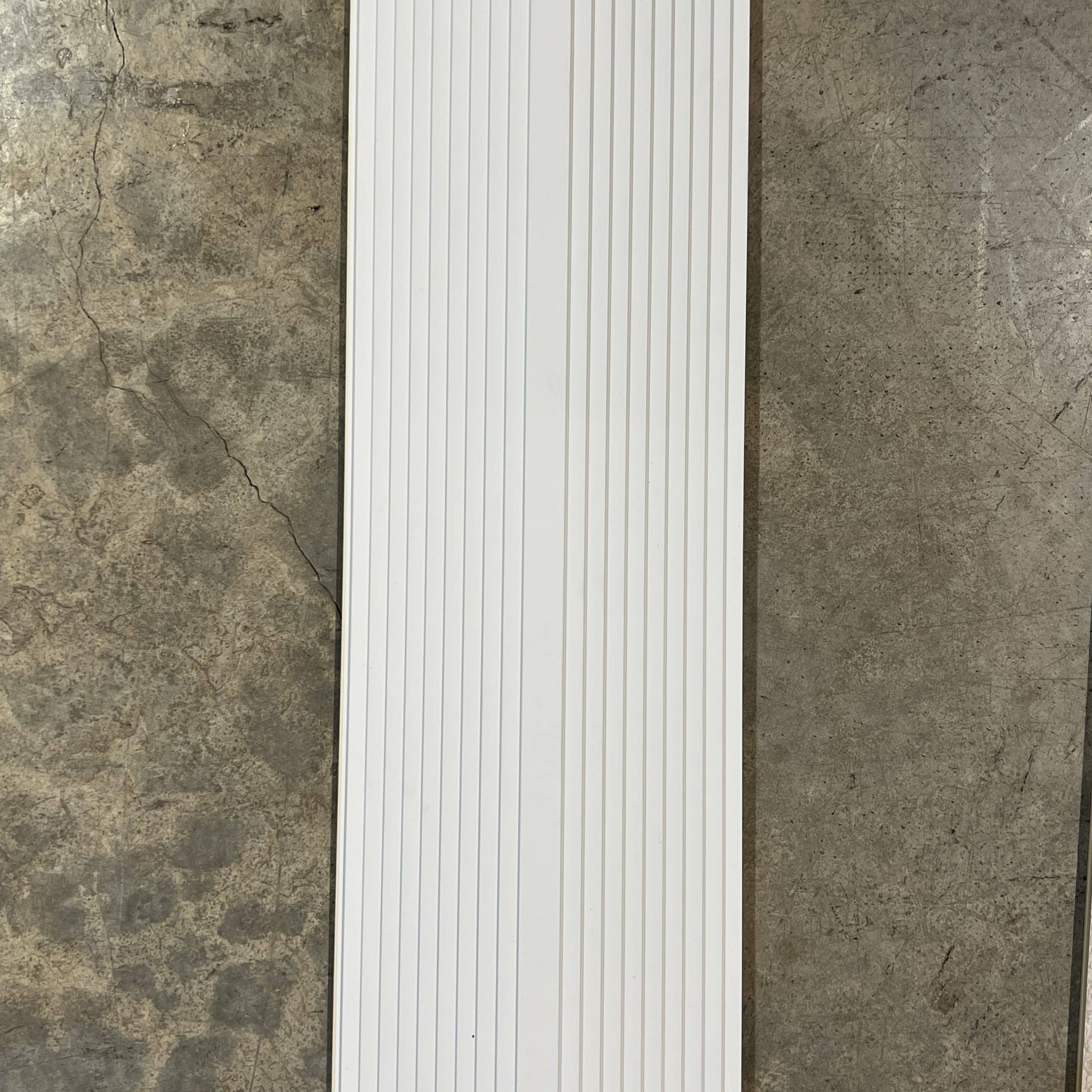 חיפוי קיר לבן דגם ״פירמיד״ 15/290 - במבצע! חיפוי קיר לבן דגם ״פירמיד״ 15/290 - במבצע!